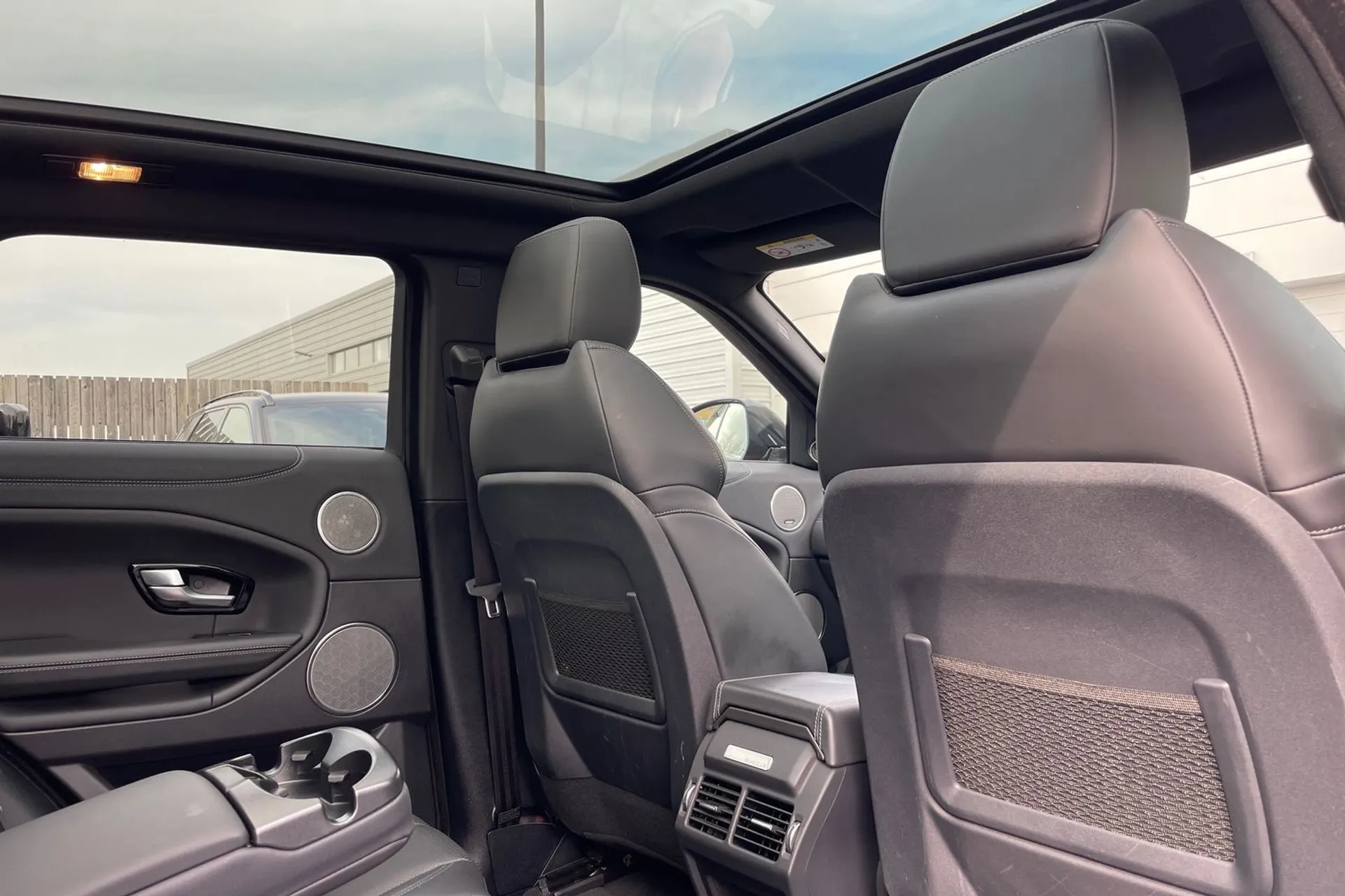 LAND ROVER RANGE ROVER EVOQUE thumbnail image number 30