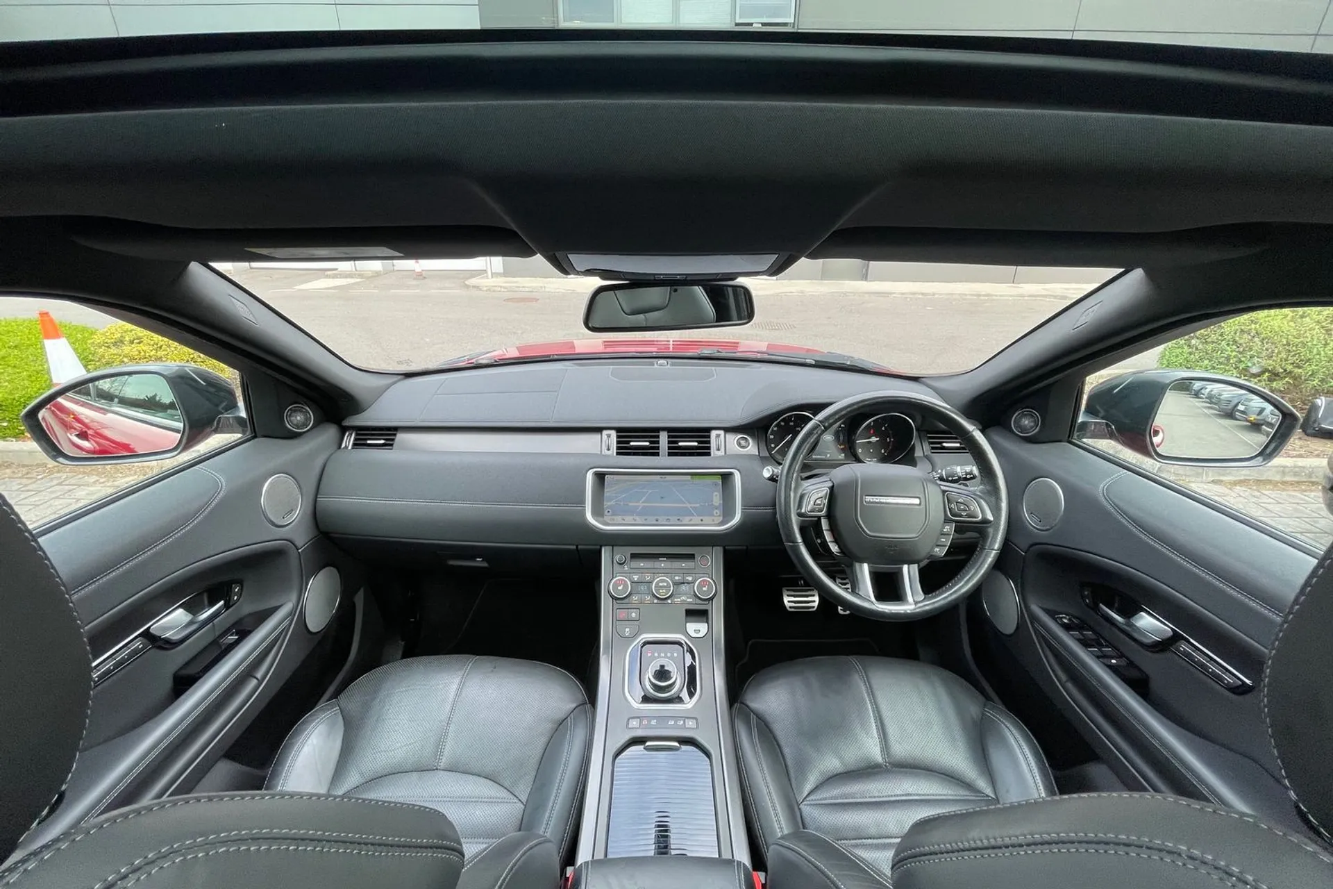 LAND ROVER RANGE ROVER EVOQUE thumbnail image number 4