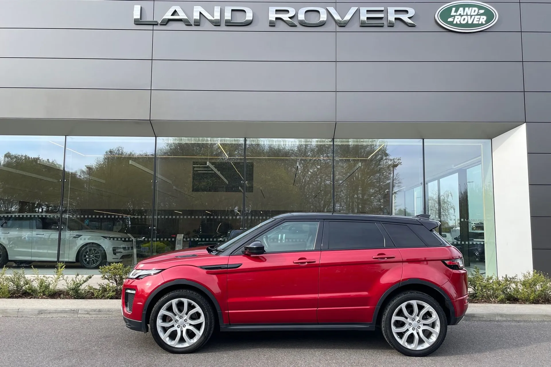 LAND ROVER RANGE ROVER EVOQUE thumbnail image number 9
