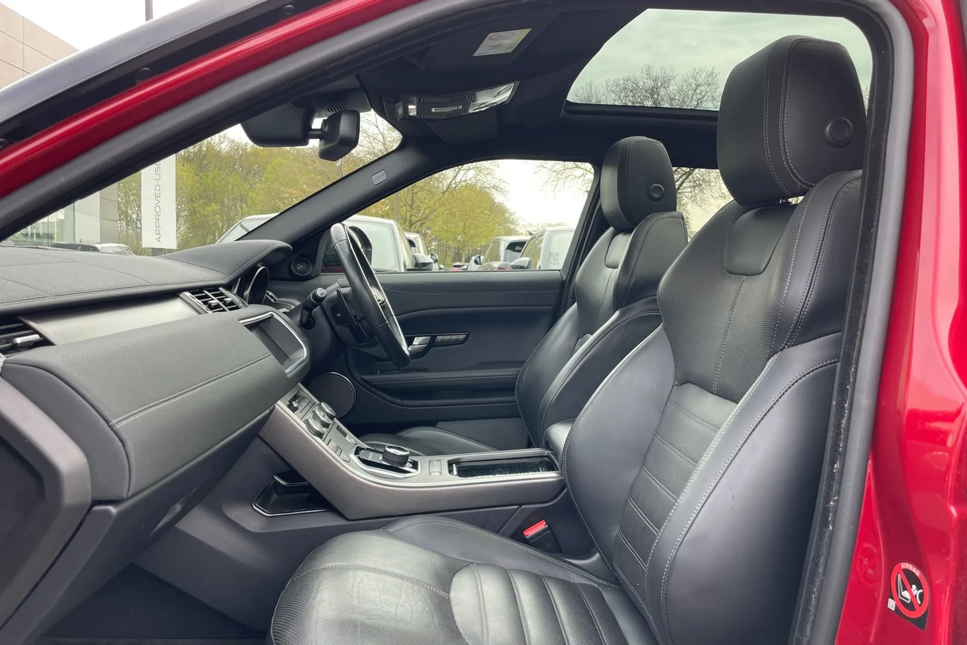 LAND ROVER RANGE ROVER EVOQUE thumbnail image number 37