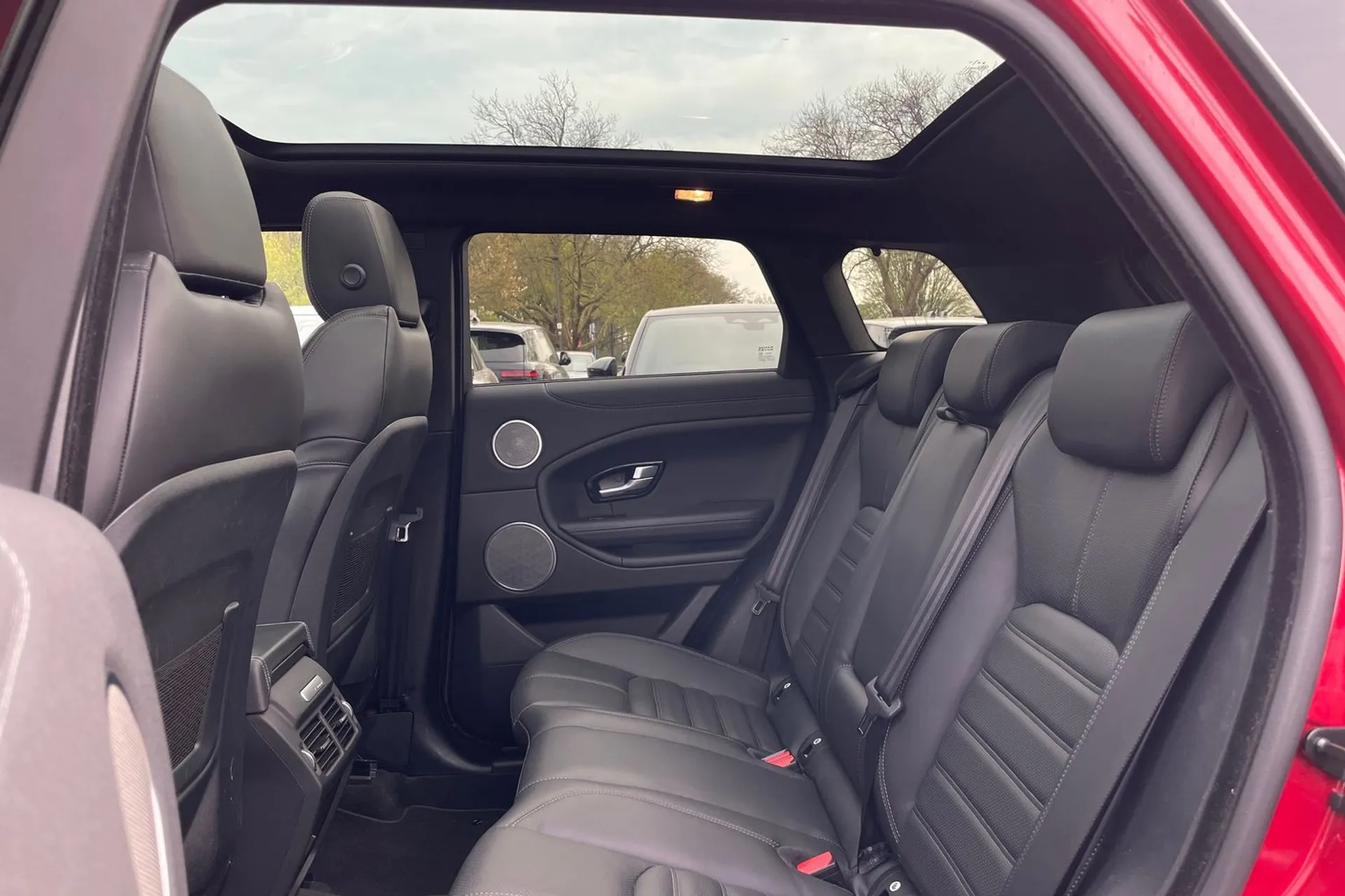 LAND ROVER RANGE ROVER EVOQUE thumbnail image number 32