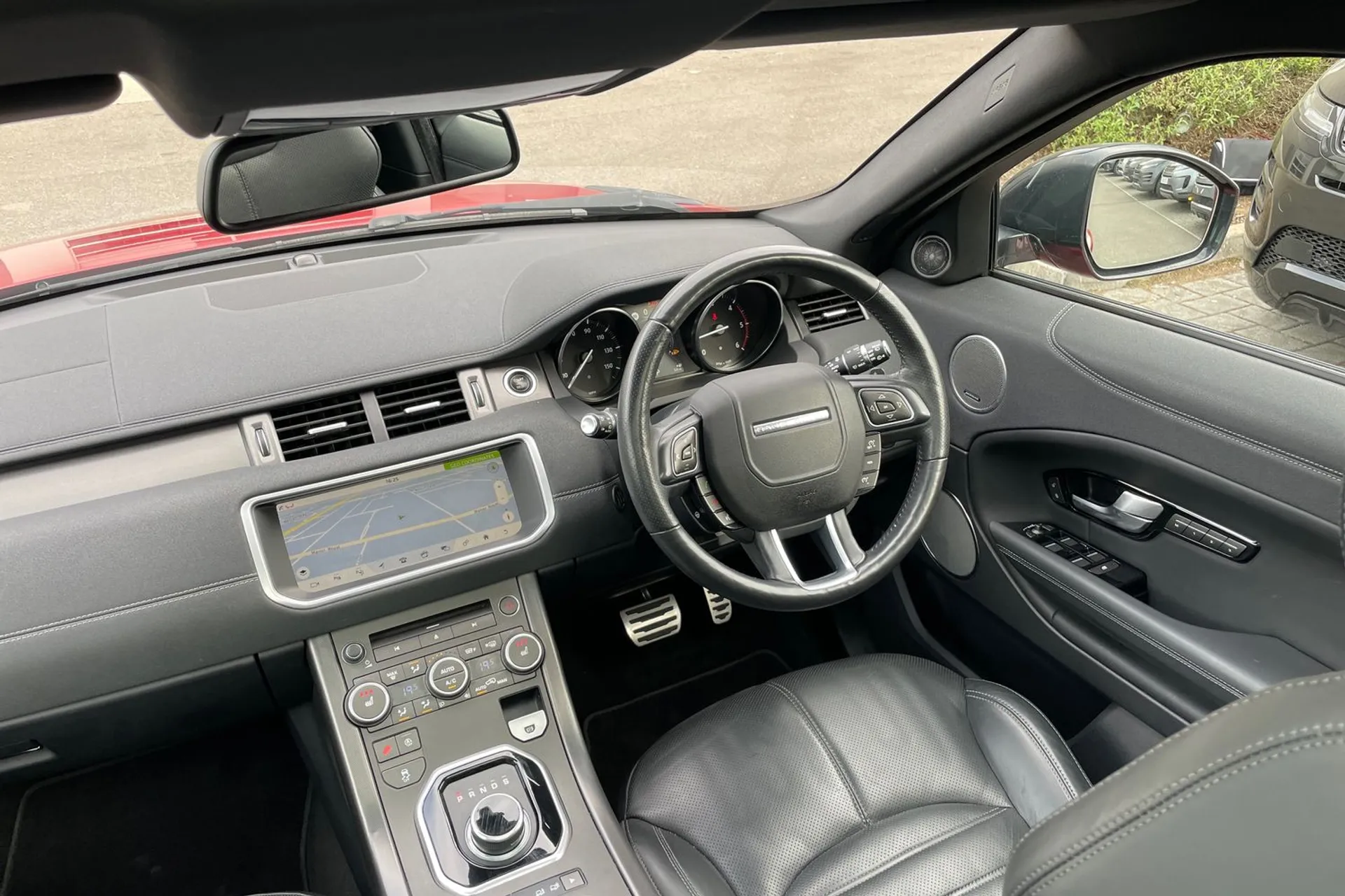 LAND ROVER RANGE ROVER EVOQUE thumbnail image number 20