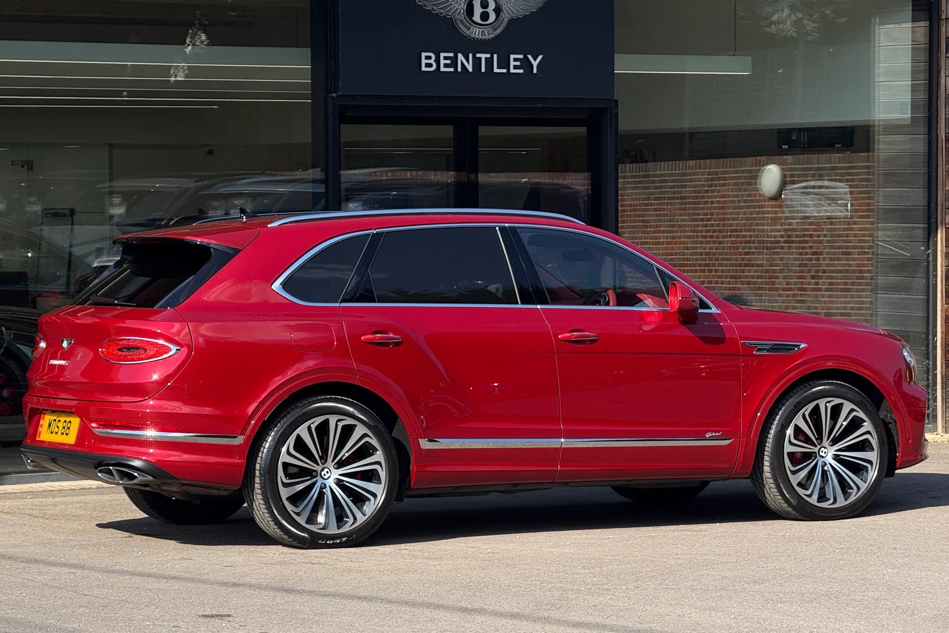 Bentley BENTAYGA thumbnail image number 10