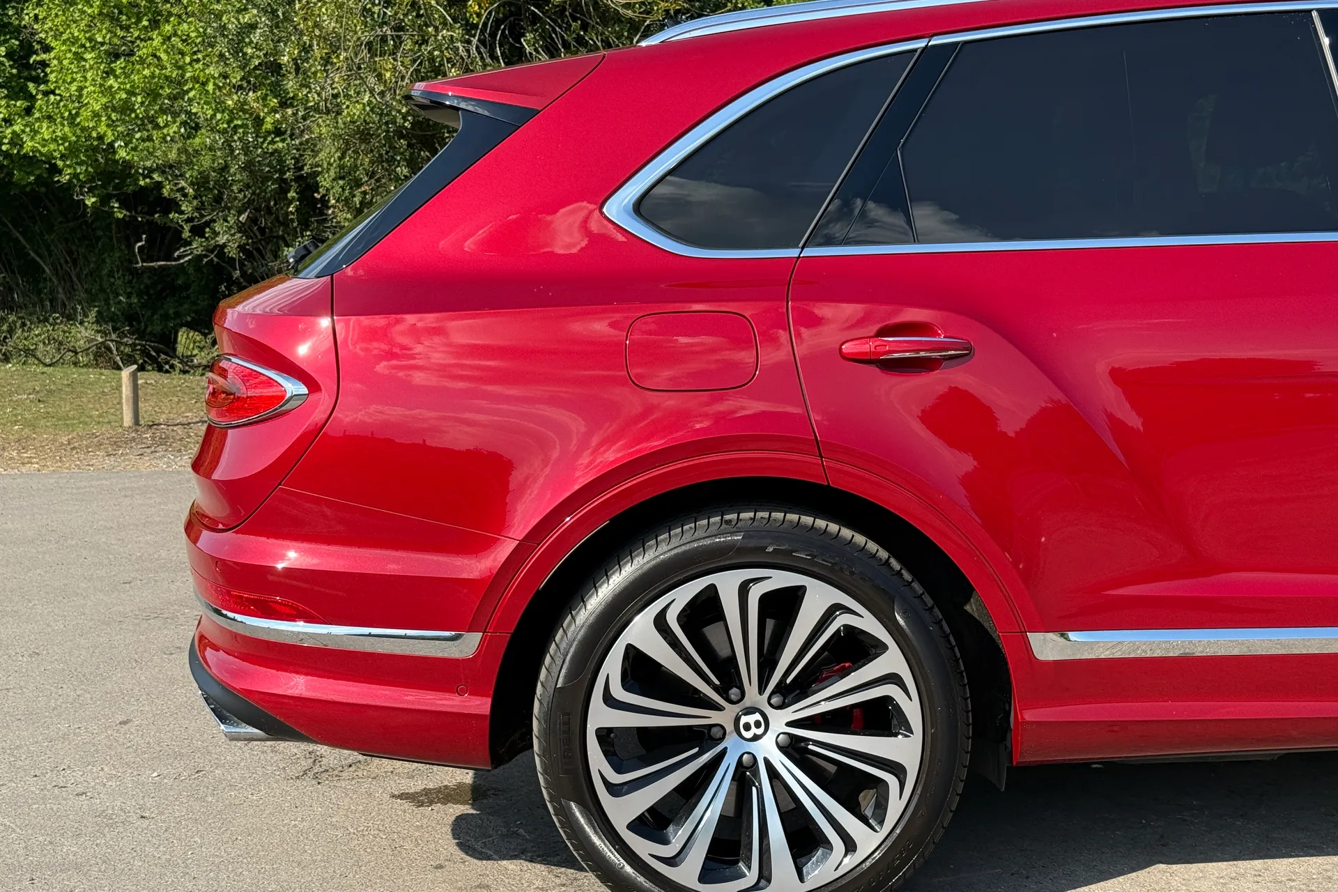 Bentley BENTAYGA thumbnail image number 14