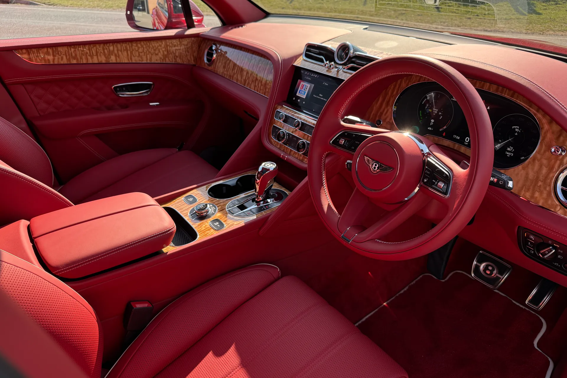 Bentley BENTAYGA thumbnail image number 5