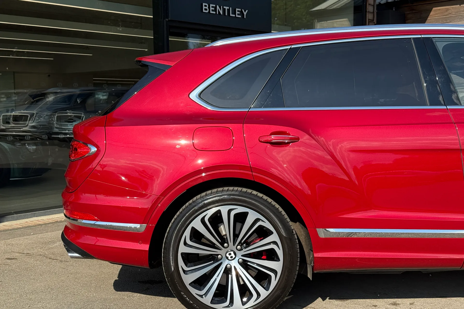 Bentley BENTAYGA thumbnail image number 9