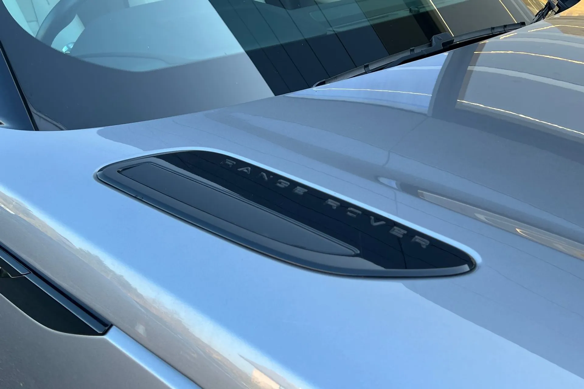 LAND ROVER RANGE ROVER VELAR thumbnail image number 15