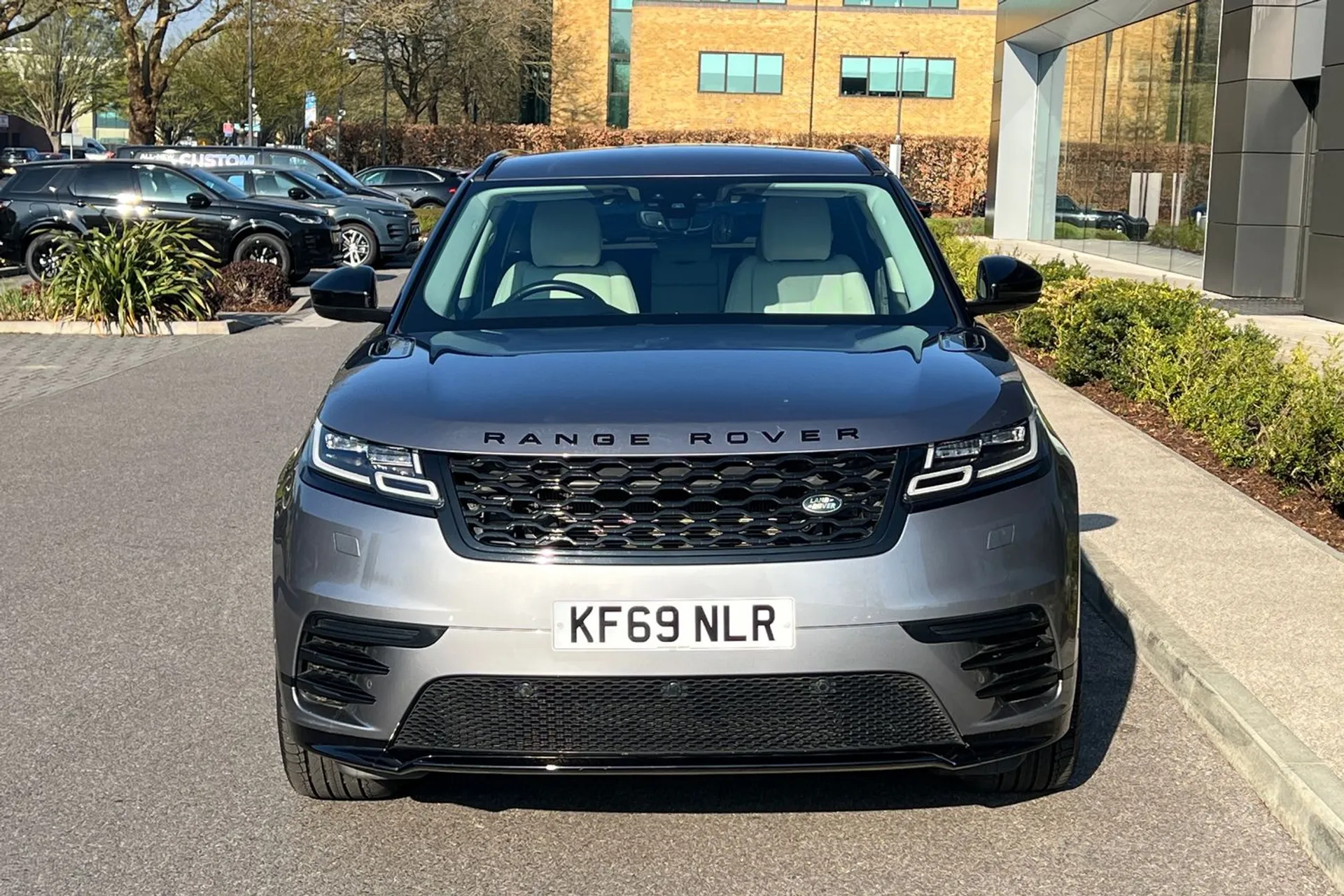 LAND ROVER RANGE ROVER VELAR thumbnail image number 16