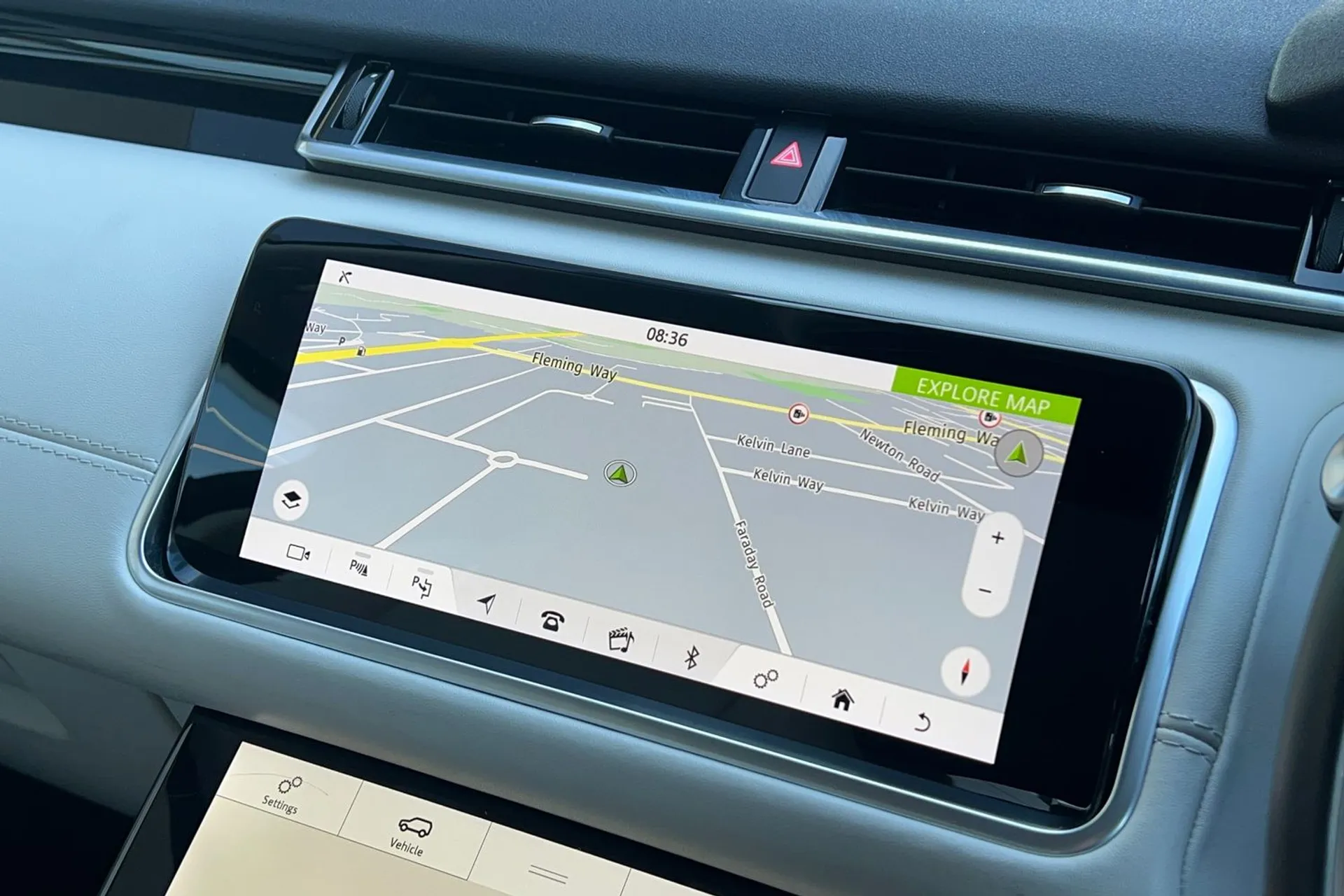 LAND ROVER RANGE ROVER VELAR thumbnail image number 4