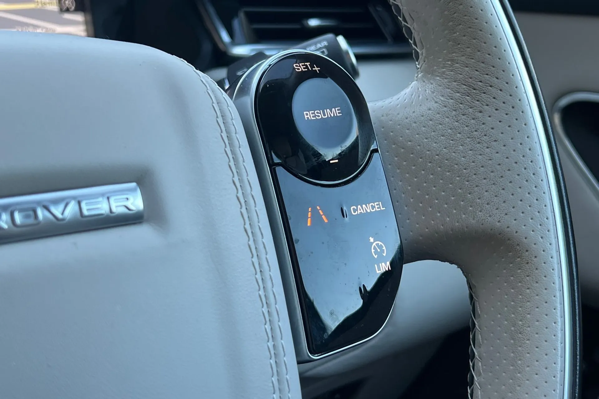 LAND ROVER RANGE ROVER VELAR thumbnail image number 47