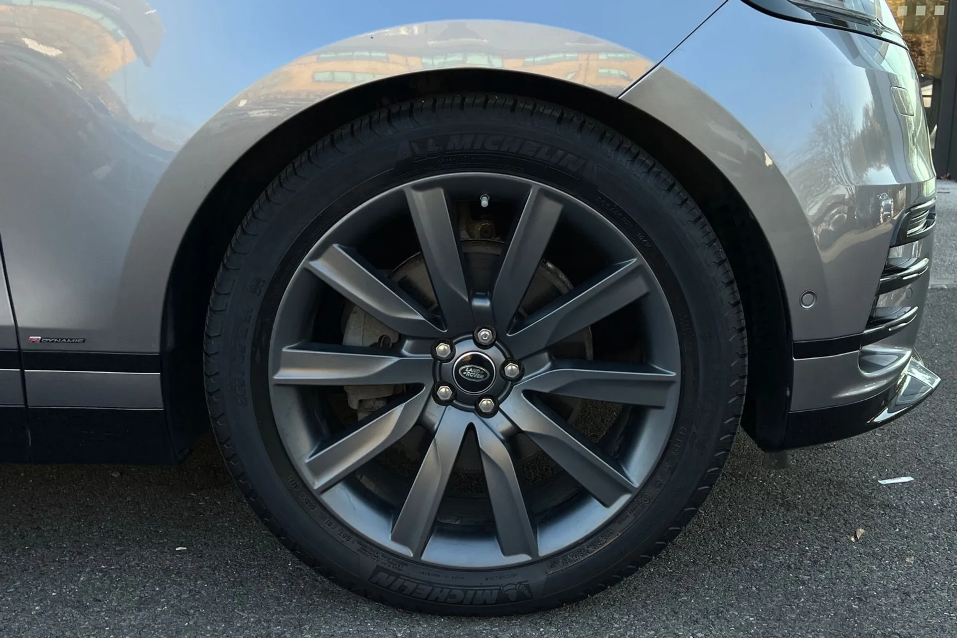 LAND ROVER RANGE ROVER VELAR thumbnail image number 17