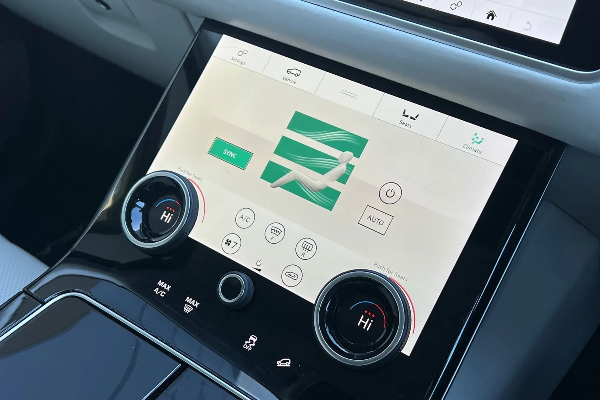 LAND ROVER RANGE ROVER VELAR thumbnail image number 52