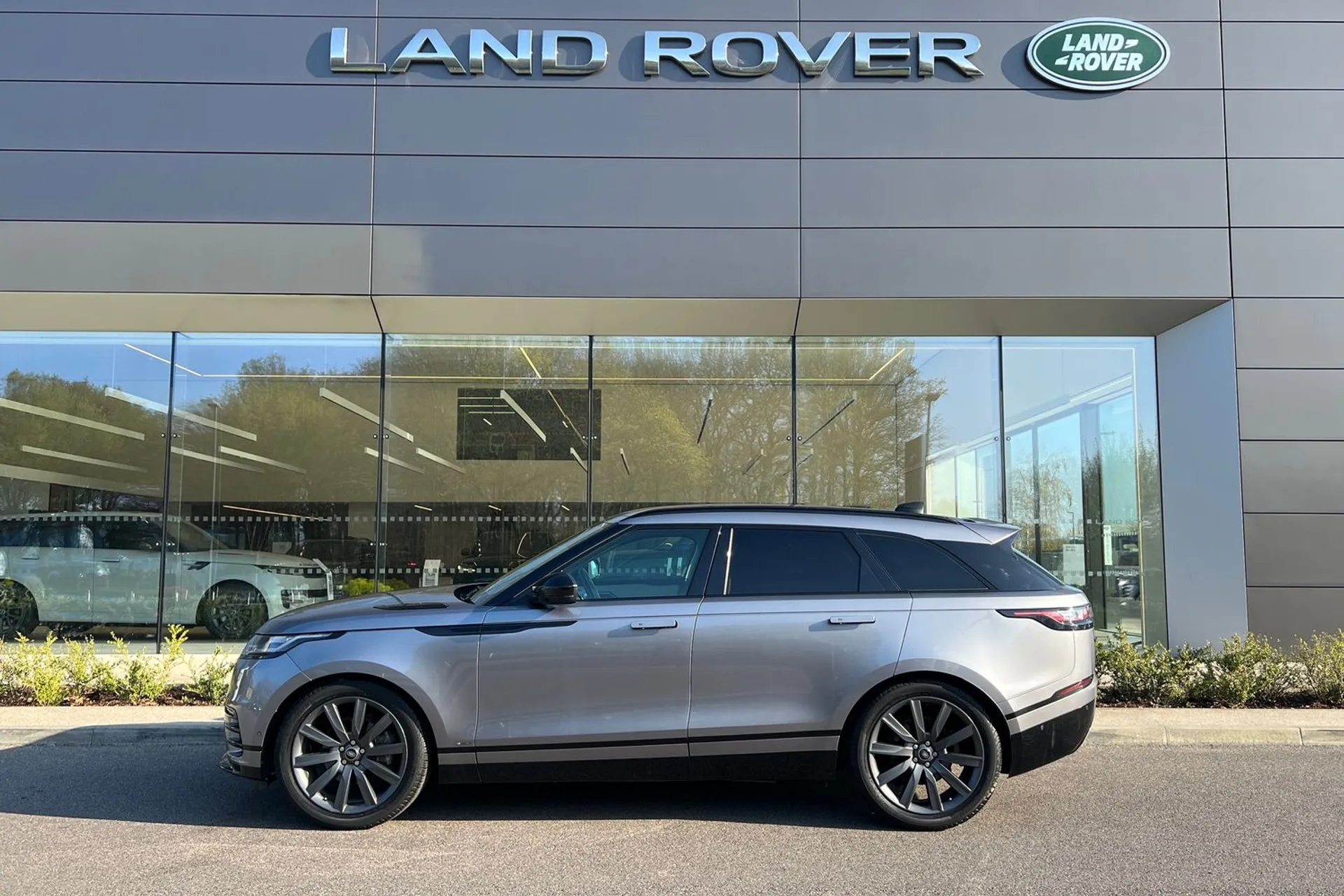 LAND ROVER RANGE ROVER VELAR thumbnail image number 7