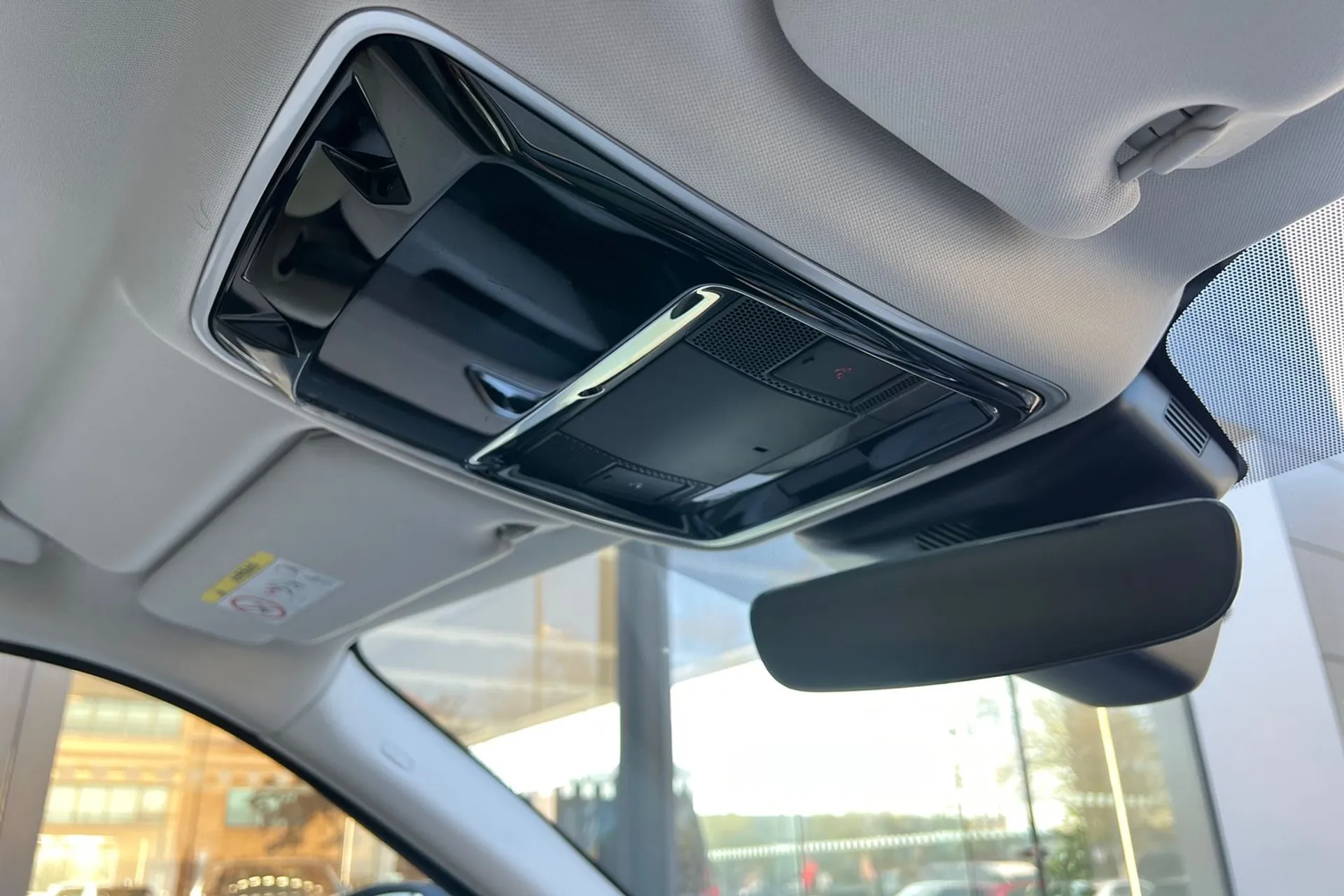 LAND ROVER RANGE ROVER VELAR thumbnail image number 40