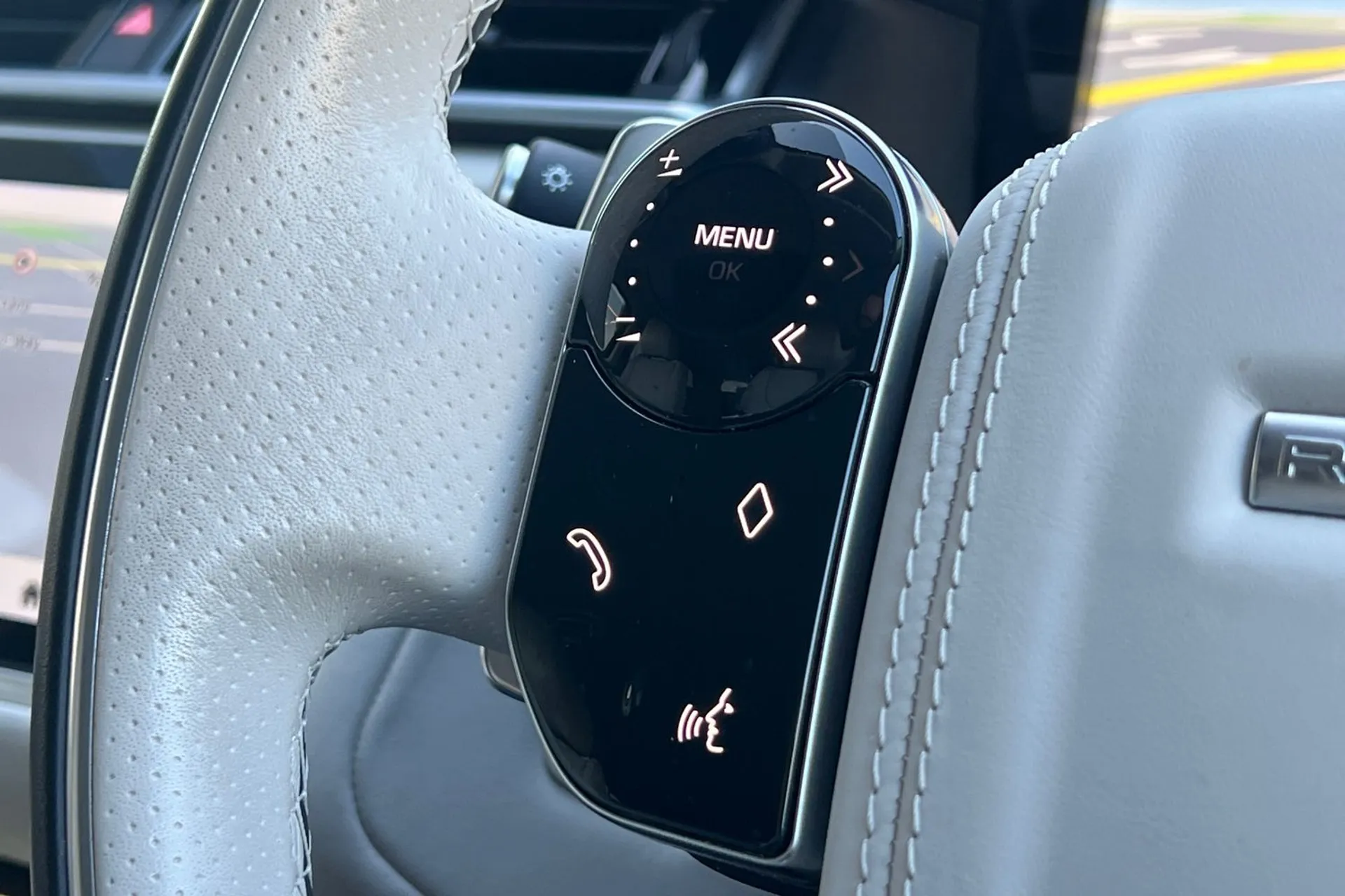 LAND ROVER RANGE ROVER VELAR thumbnail image number 45