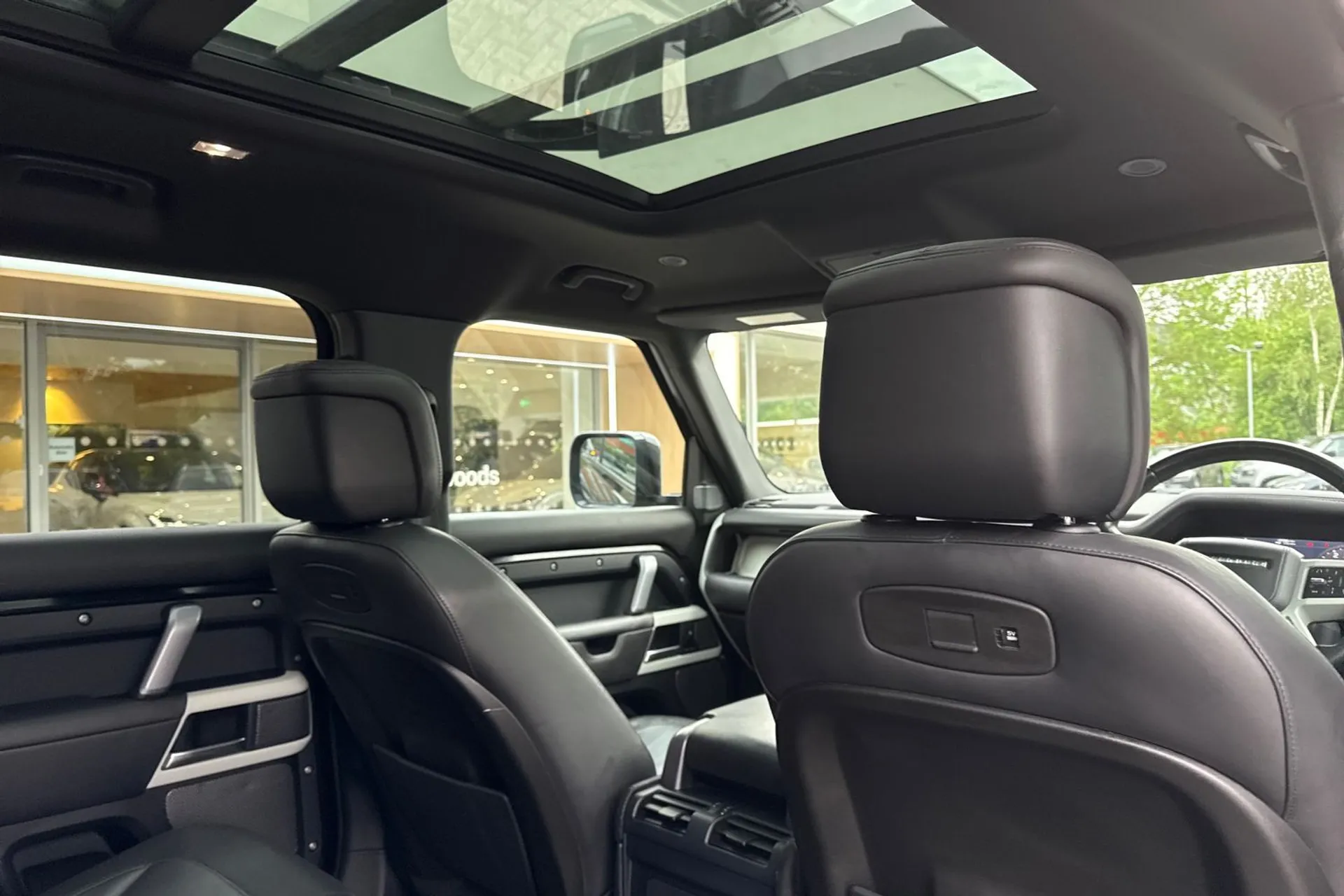 LAND ROVER DEFENDER thumbnail image number 25
