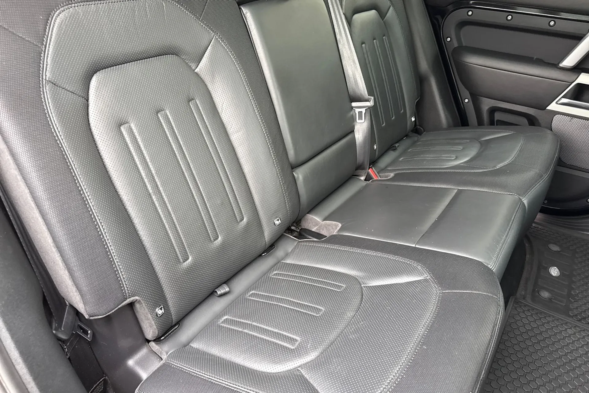 LAND ROVER DEFENDER thumbnail image number 26
