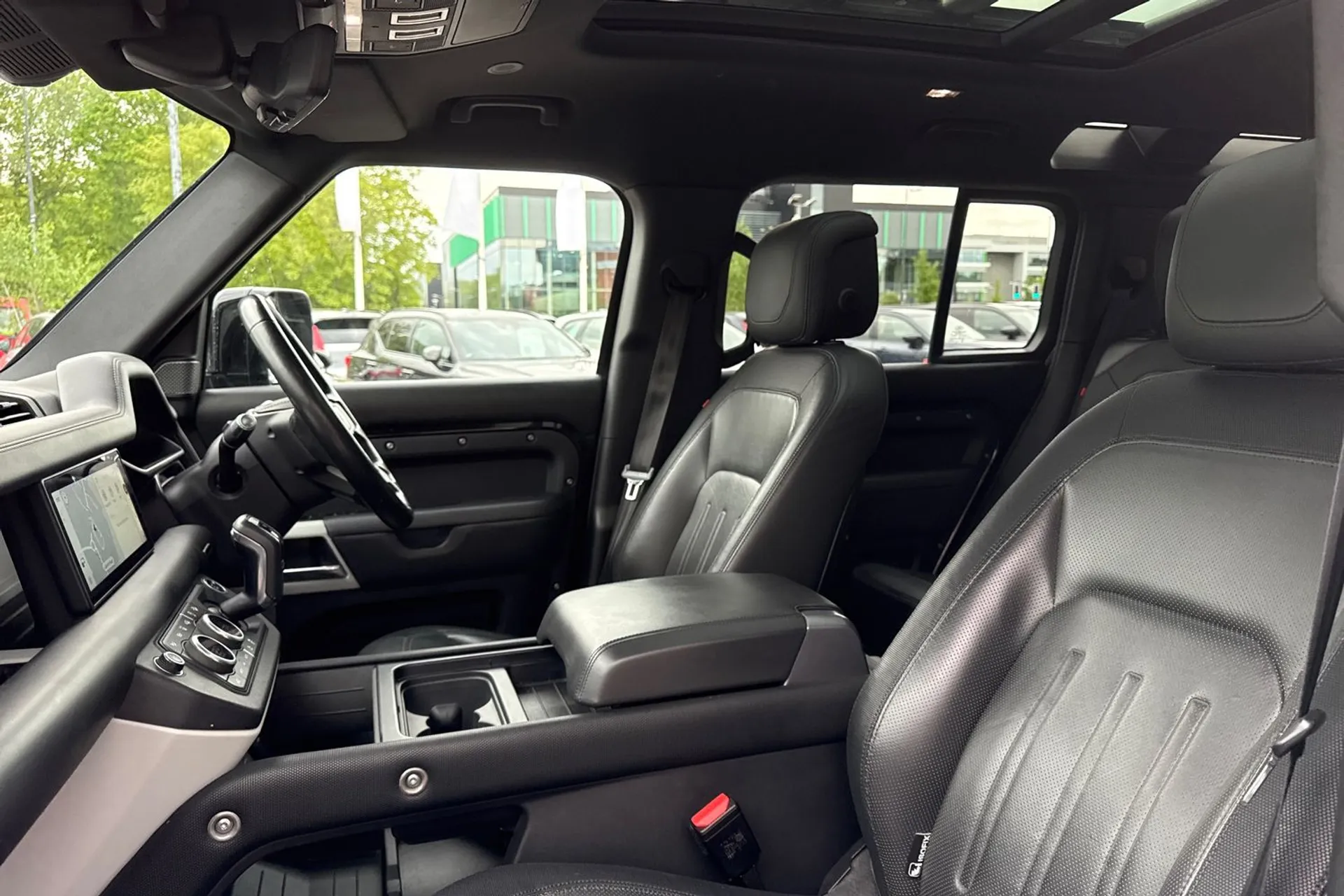 LAND ROVER DEFENDER thumbnail image number 29