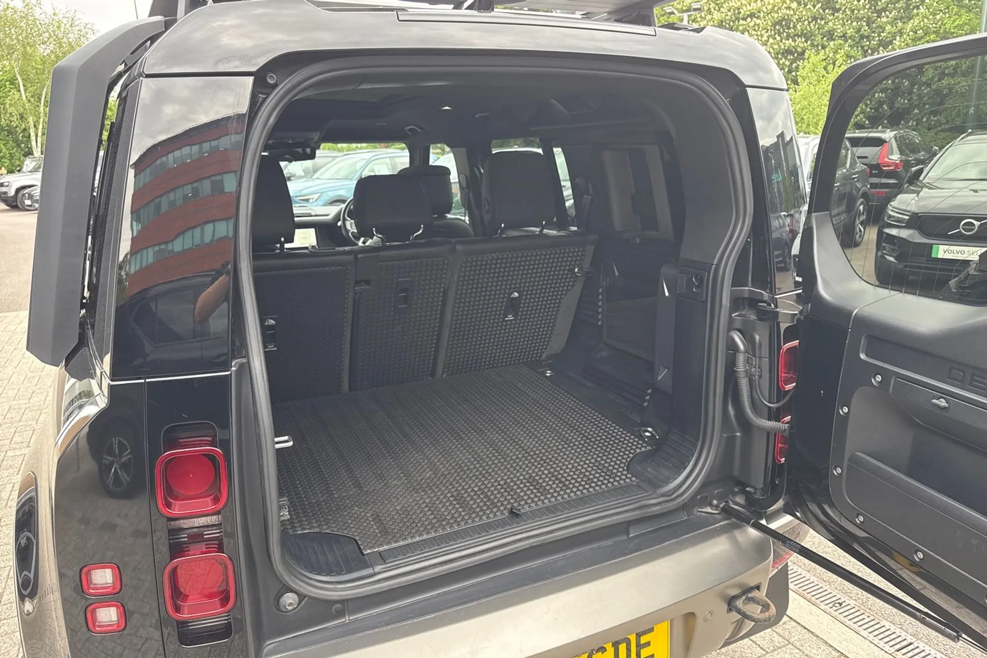 LAND ROVER DEFENDER thumbnail image number 23