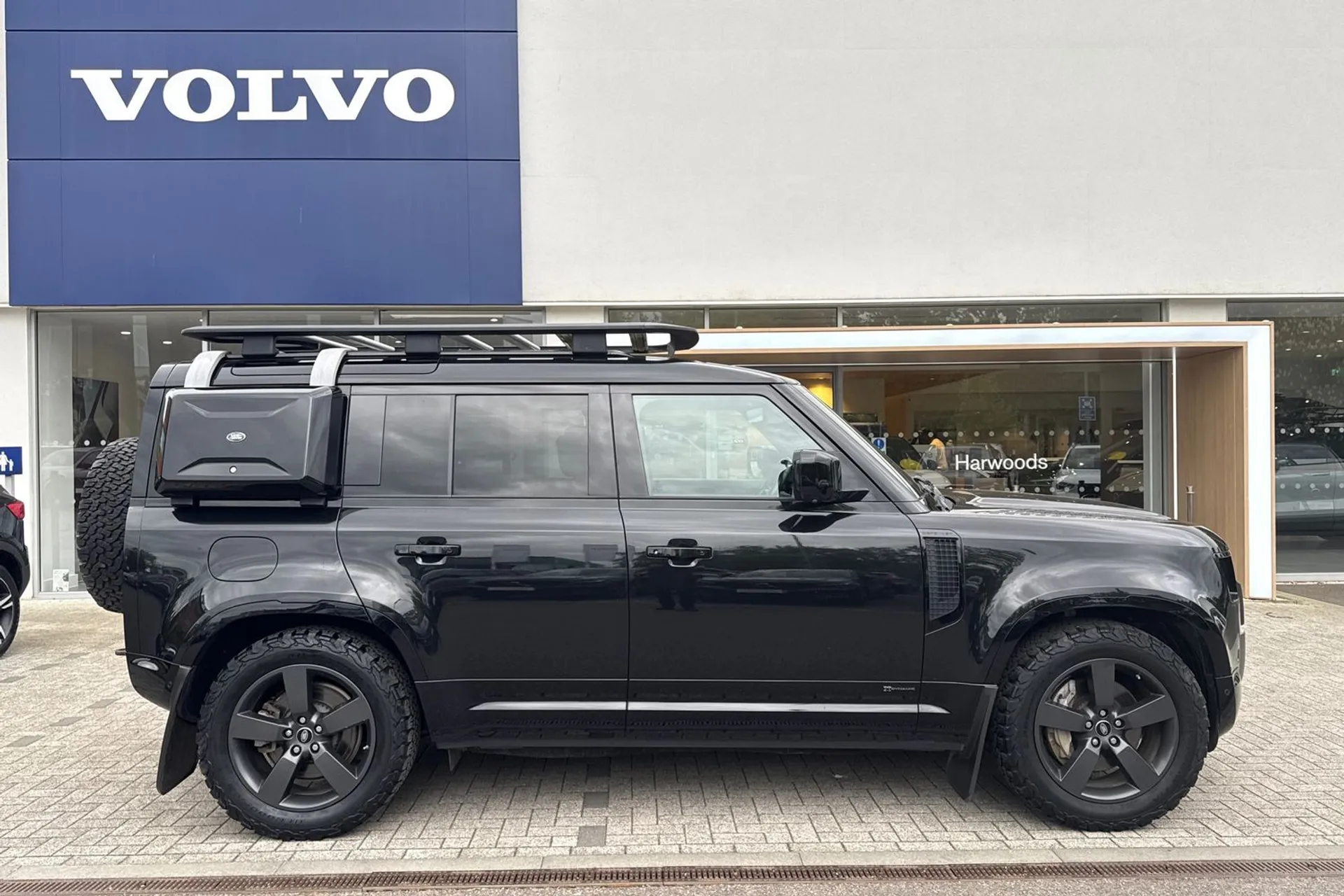 LAND ROVER DEFENDER thumbnail image number 2