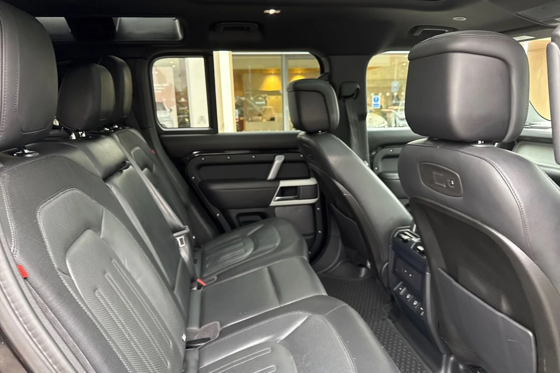 LAND ROVER DEFENDER thumbnail image number 24