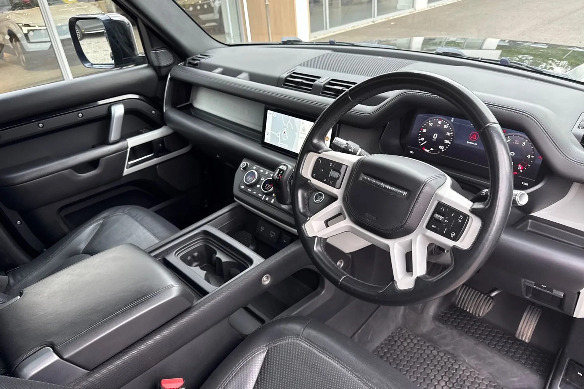 LAND ROVER DEFENDER thumbnail image number 6