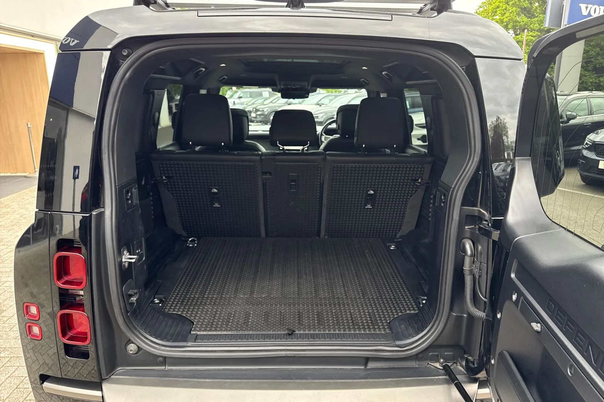 LAND ROVER DEFENDER thumbnail image number 21