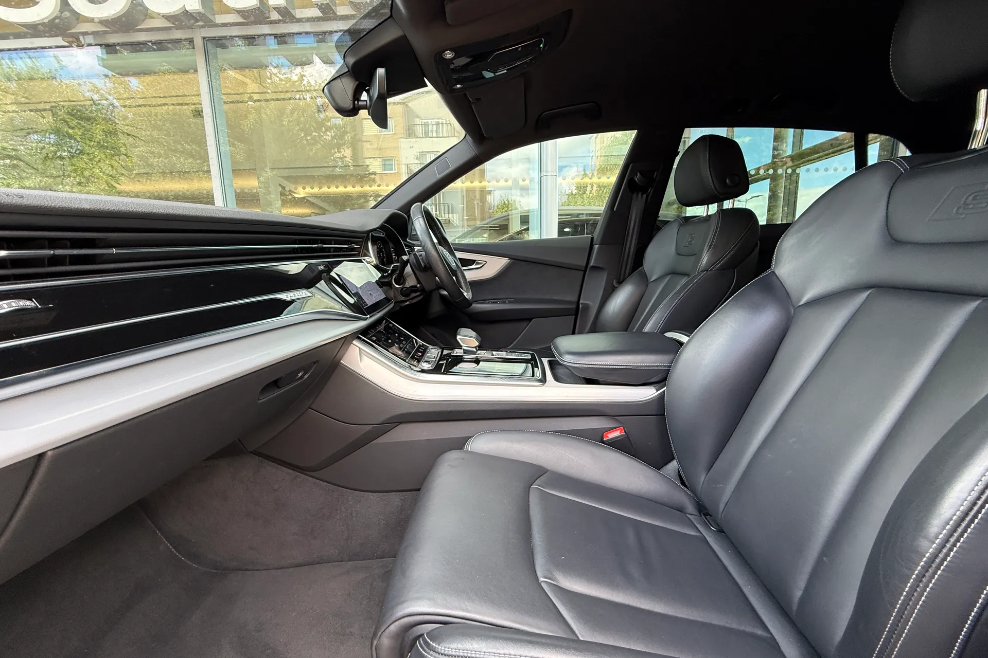 Audi Q8 thumbnail image number 57