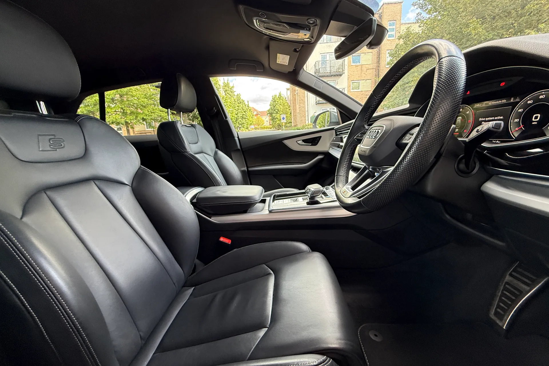 Audi Q8 thumbnail image number 35