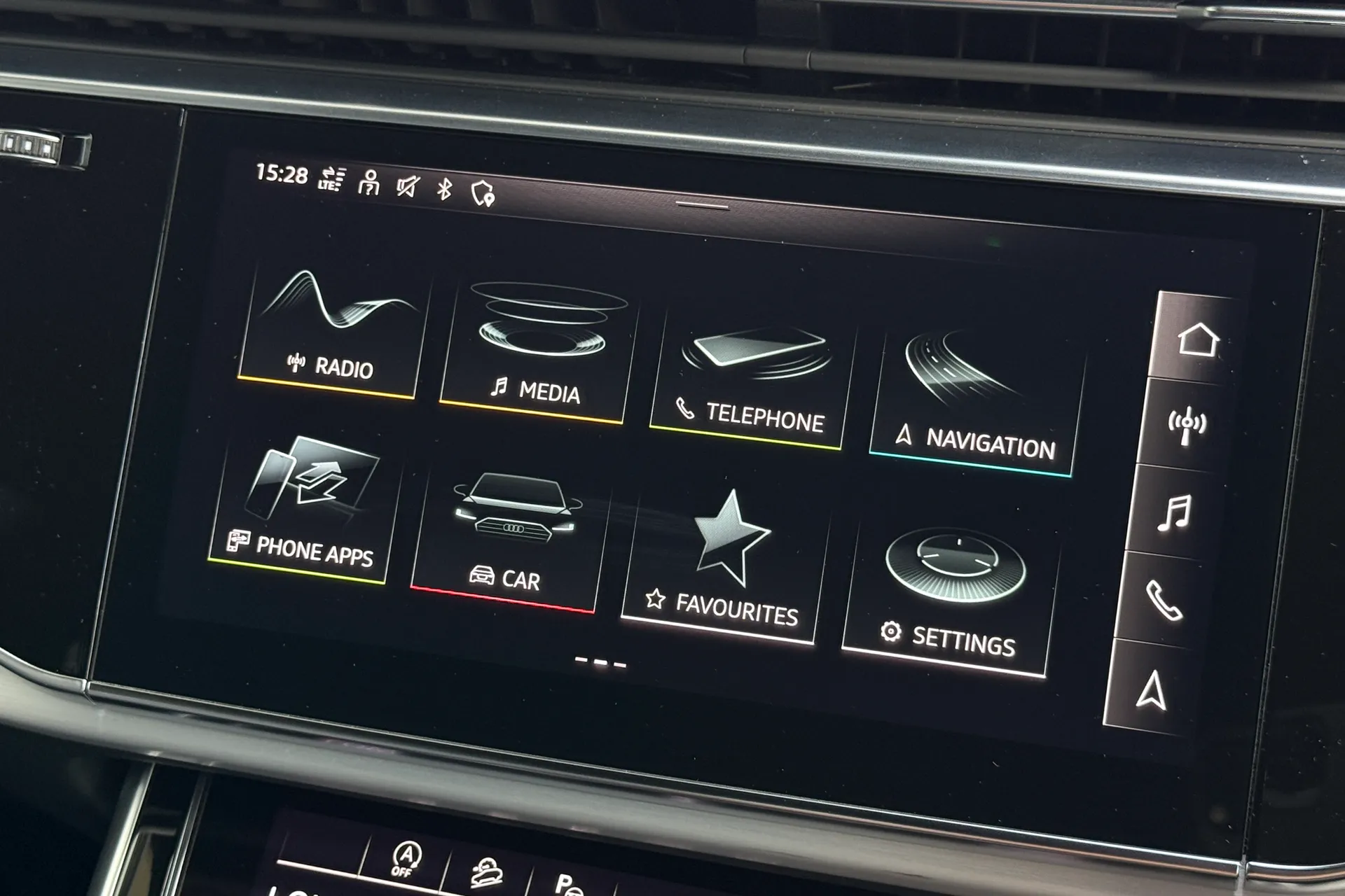 Audi Q8 thumbnail image number 18