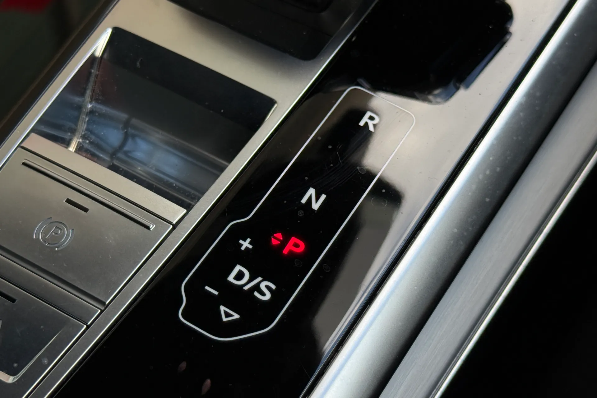 Audi Q8 thumbnail image number 29