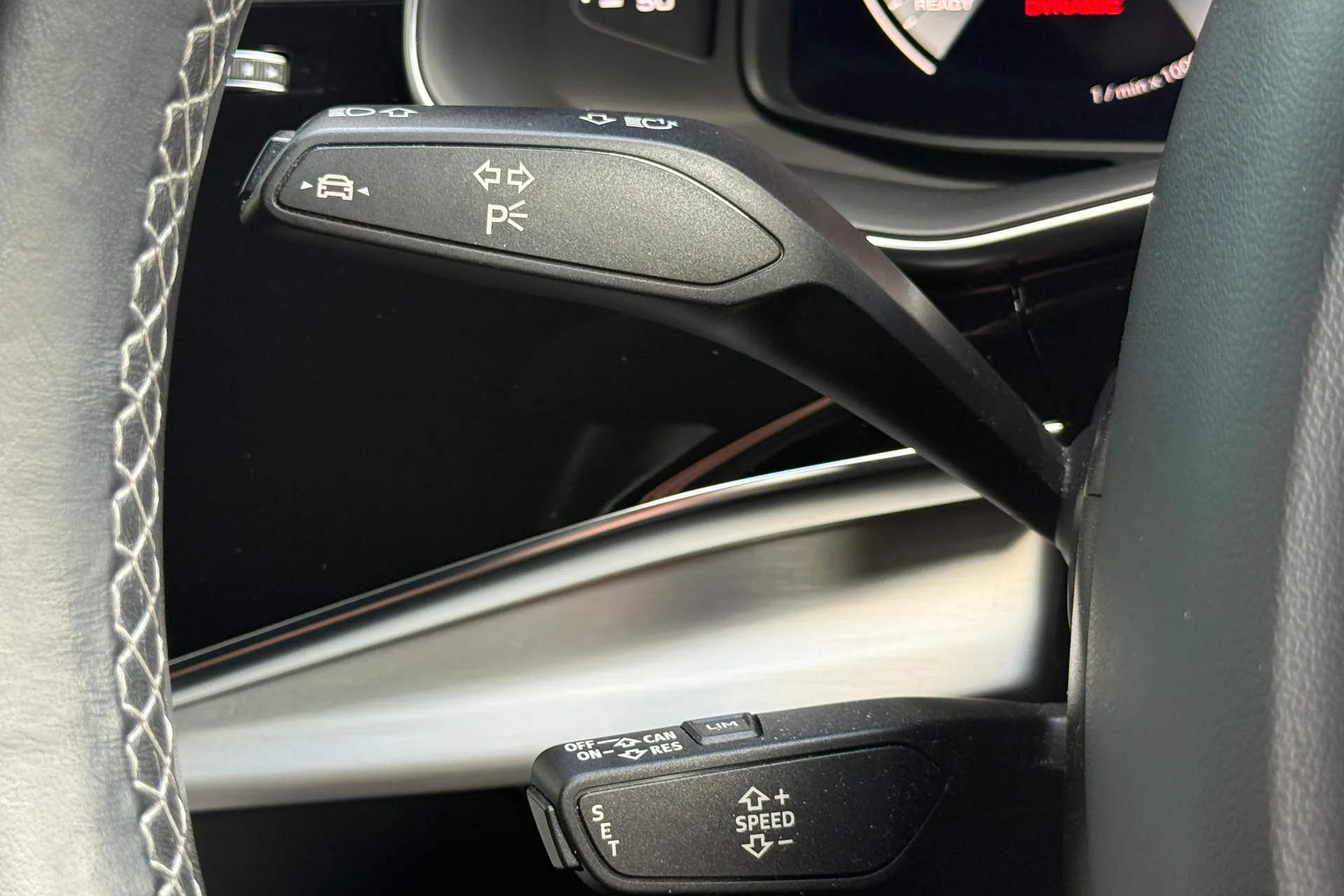 Audi Q8 thumbnail image number 17