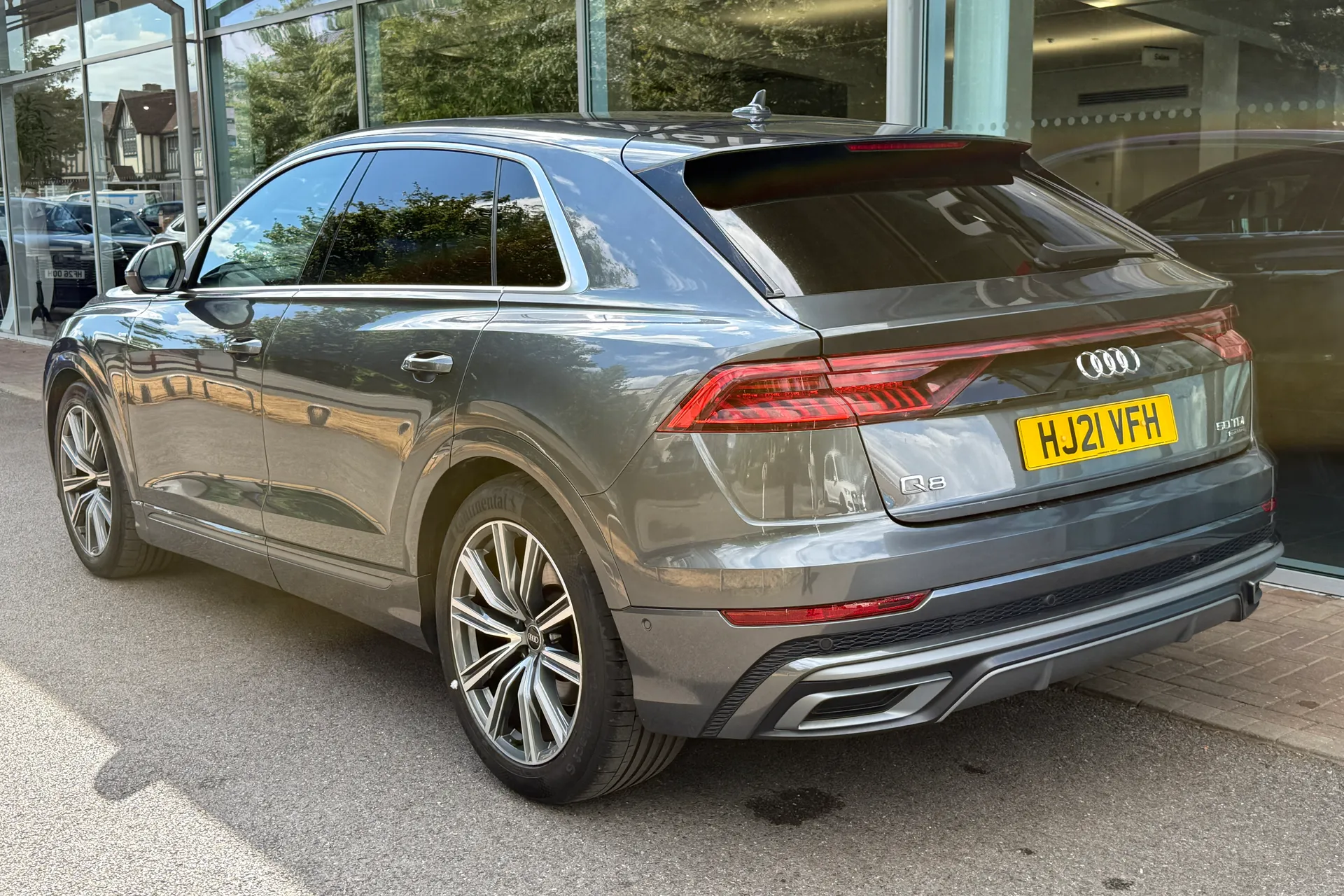 Audi Q8 thumbnail image number 3