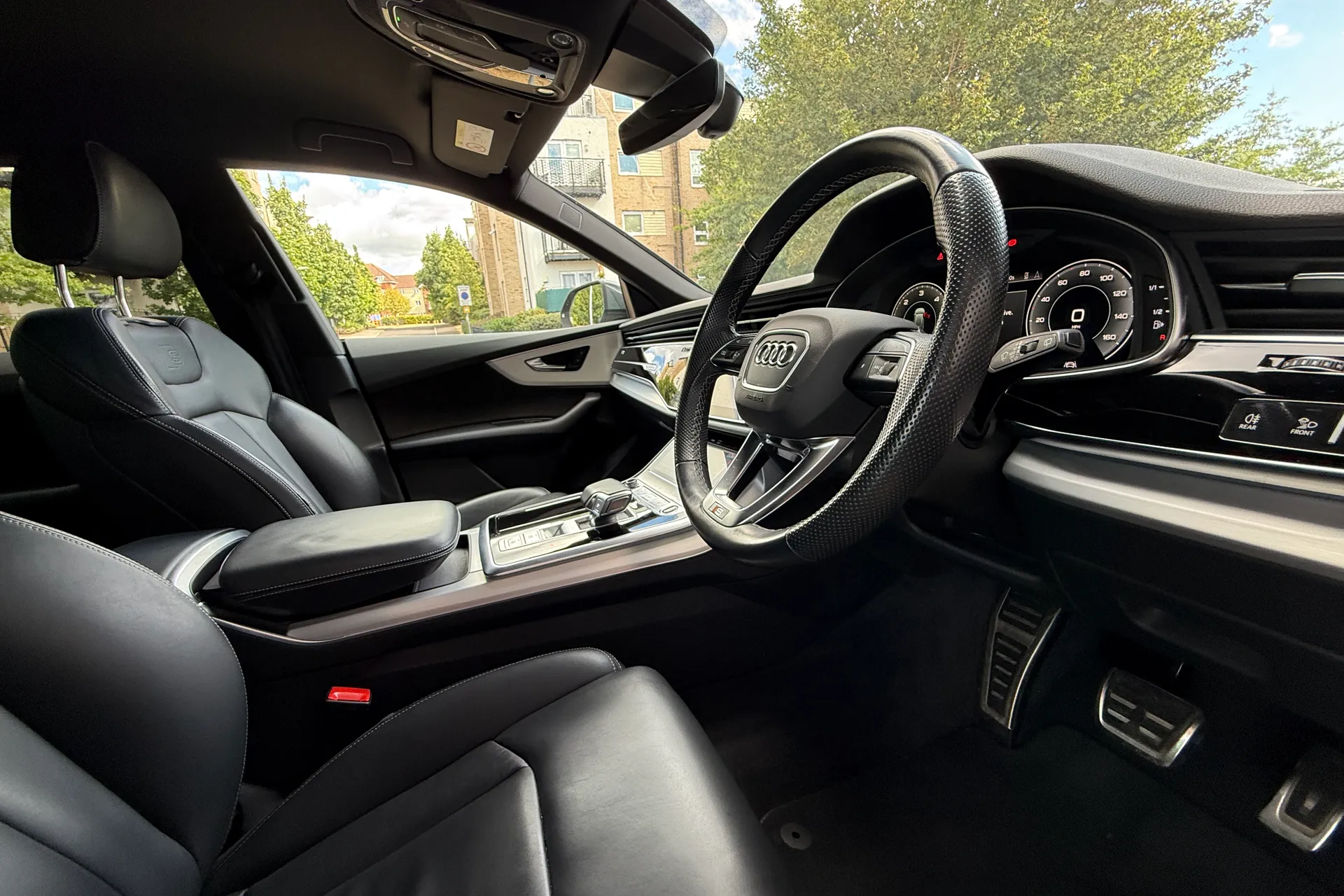 Audi Q8 thumbnail image number 6