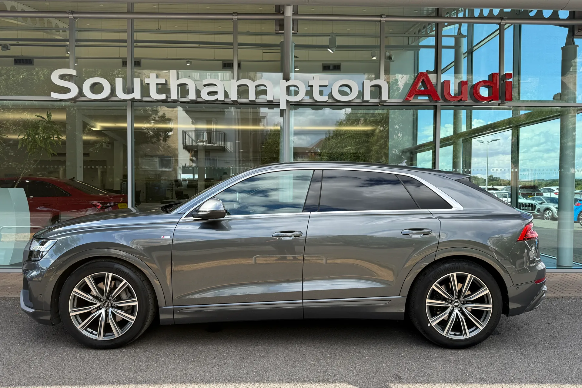 Audi Q8 thumbnail image number 52