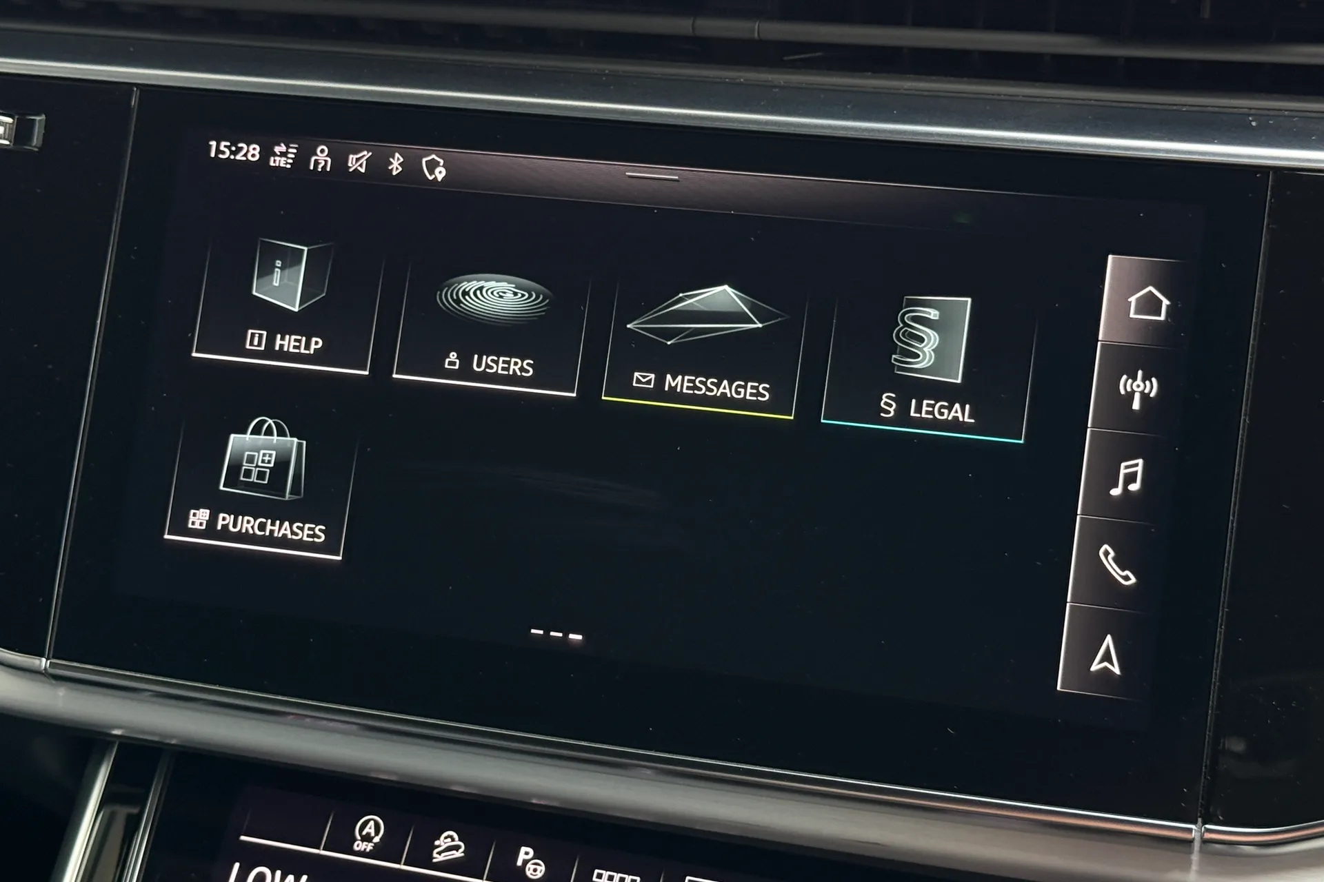Audi Q8 thumbnail image number 19