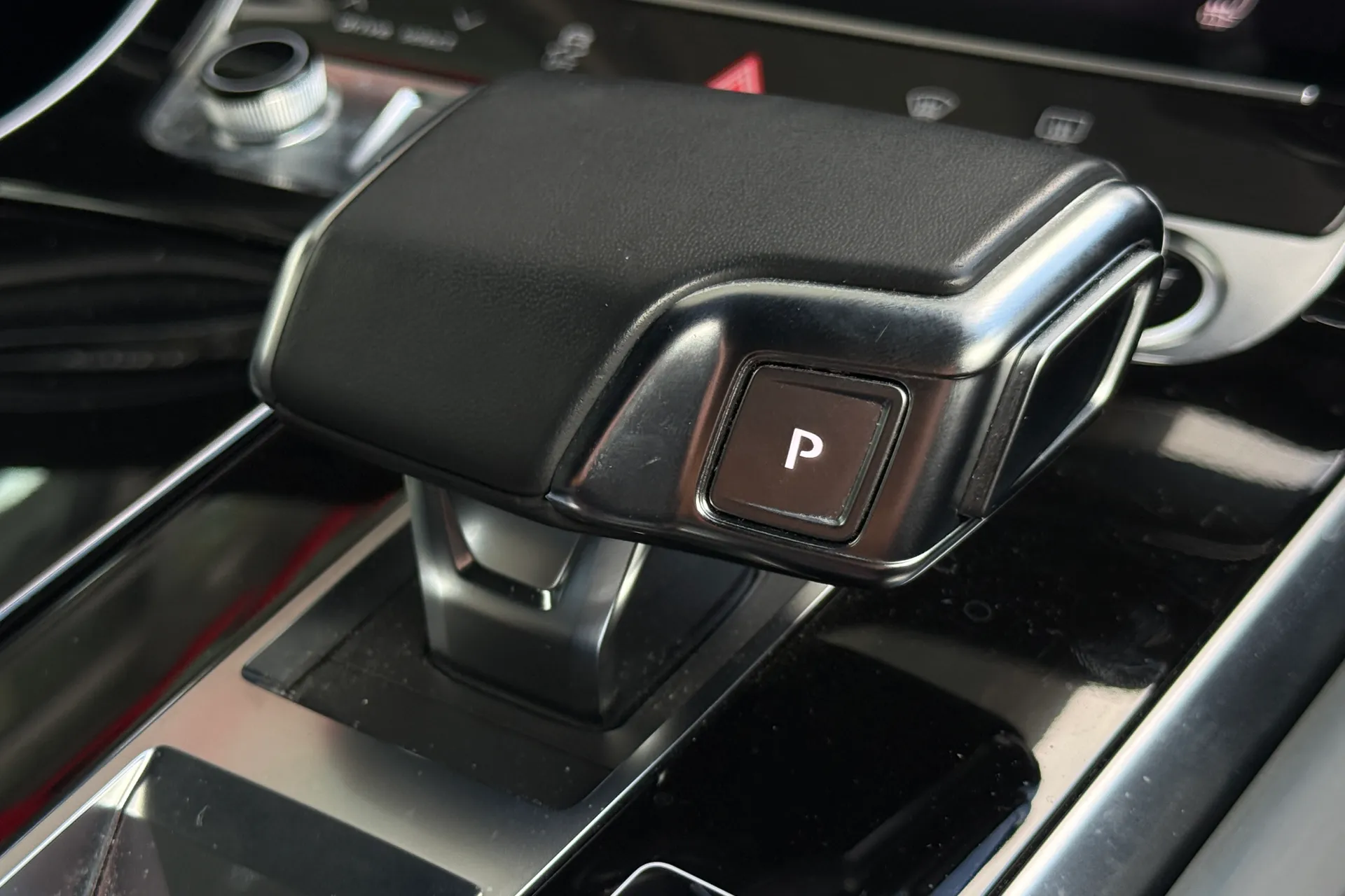 Audi Q8 thumbnail image number 27