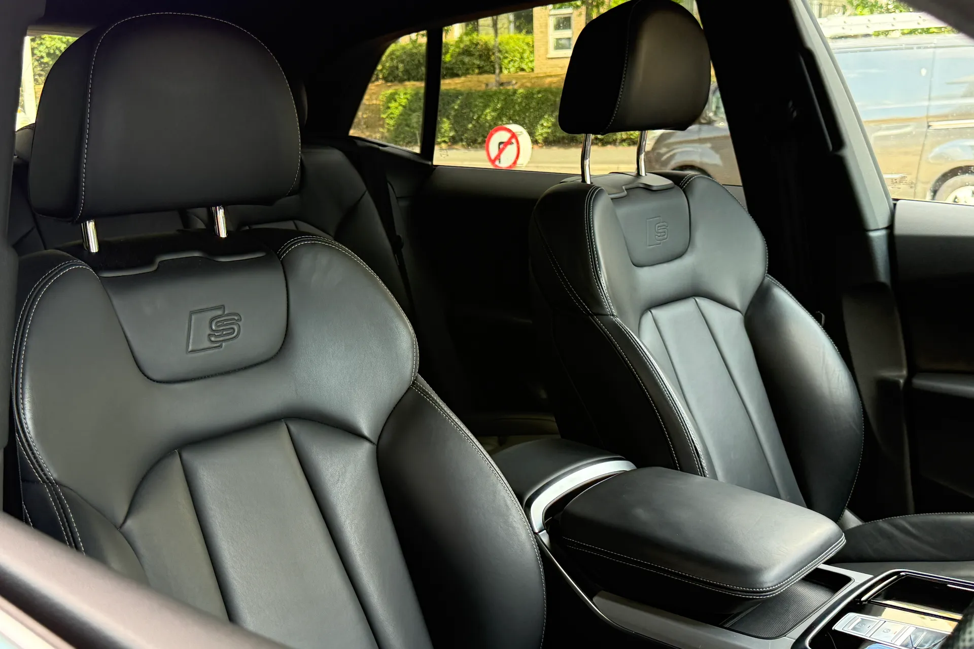 Audi Q8 thumbnail image number 37