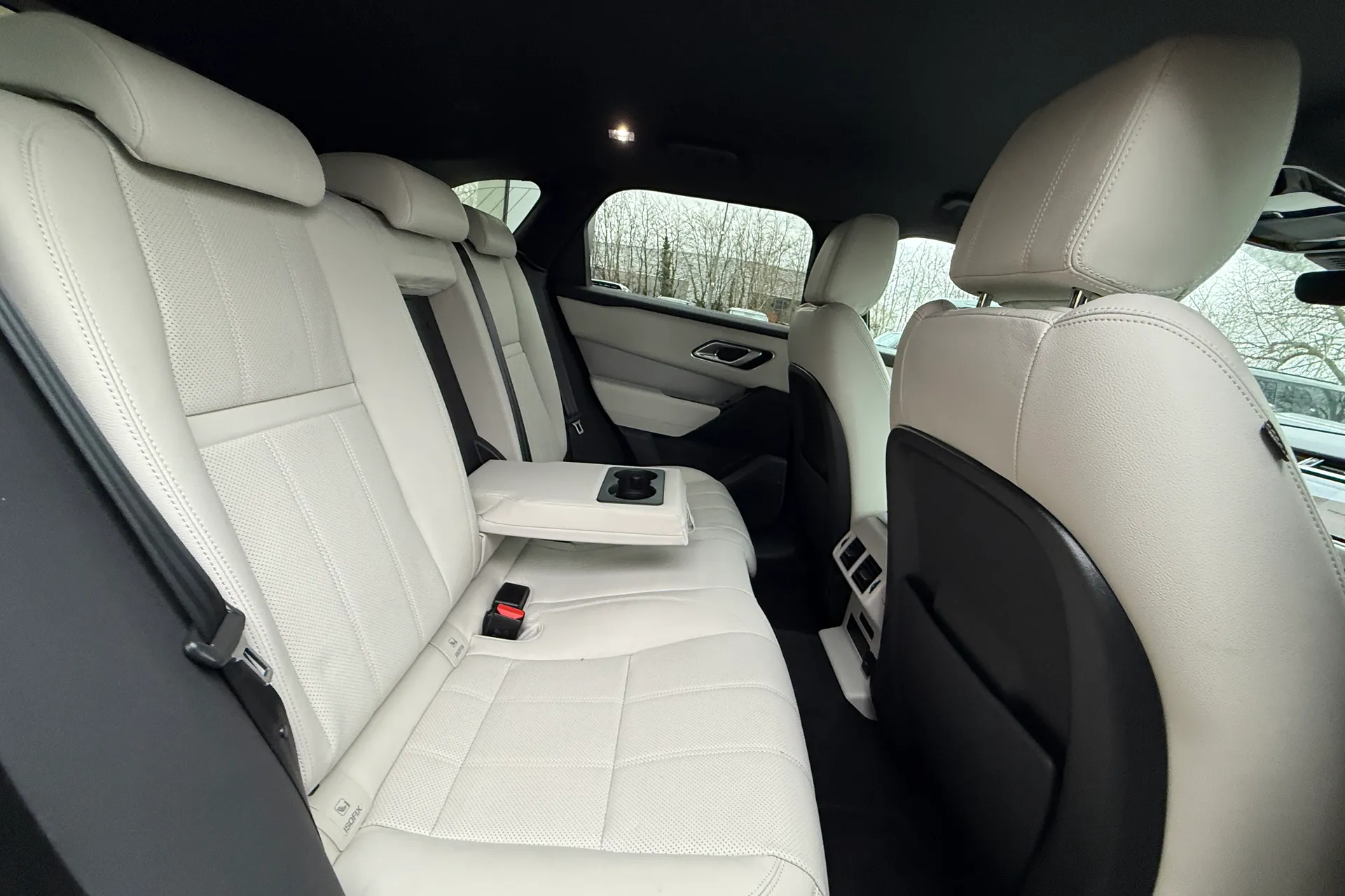 LAND ROVER RANGE ROVER VELAR thumbnail image number 35