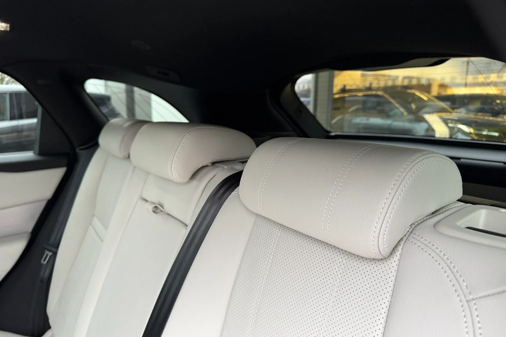 LAND ROVER RANGE ROVER VELAR thumbnail image number 44