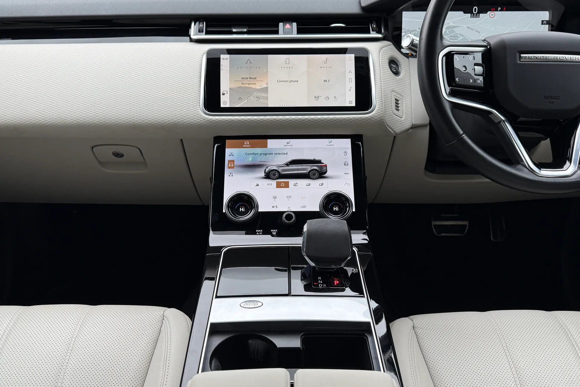 LAND ROVER RANGE ROVER VELAR thumbnail image number 15