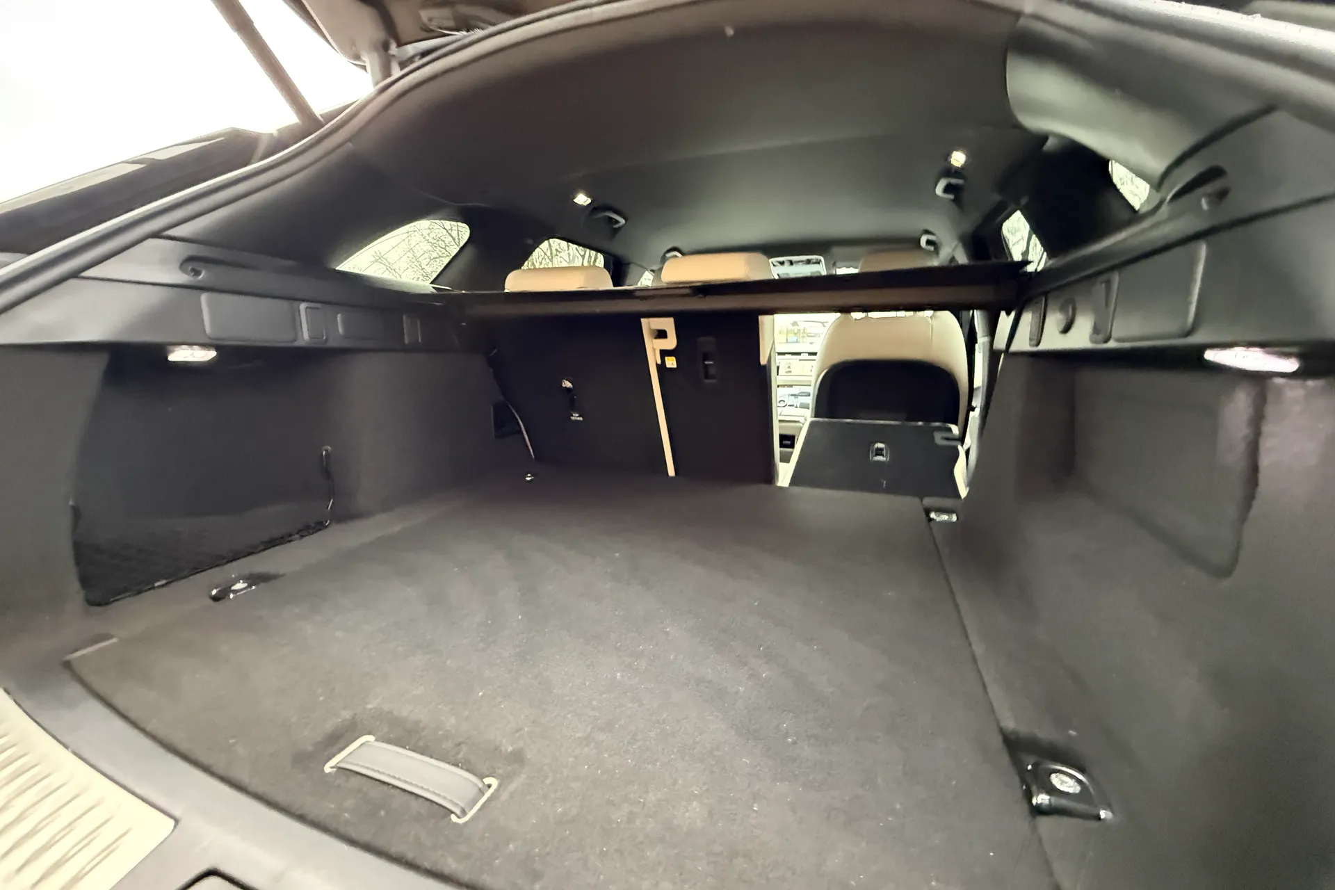 LAND ROVER RANGE ROVER VELAR thumbnail image number 38