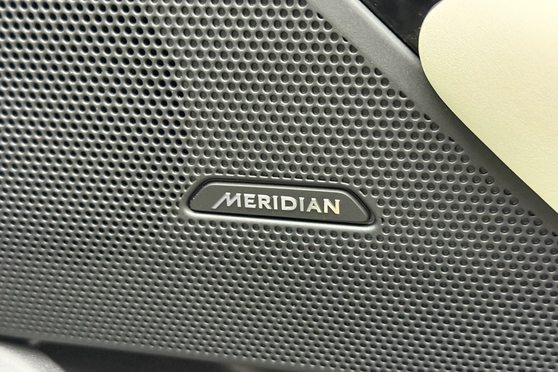 LAND ROVER RANGE ROVER VELAR thumbnail image number 20