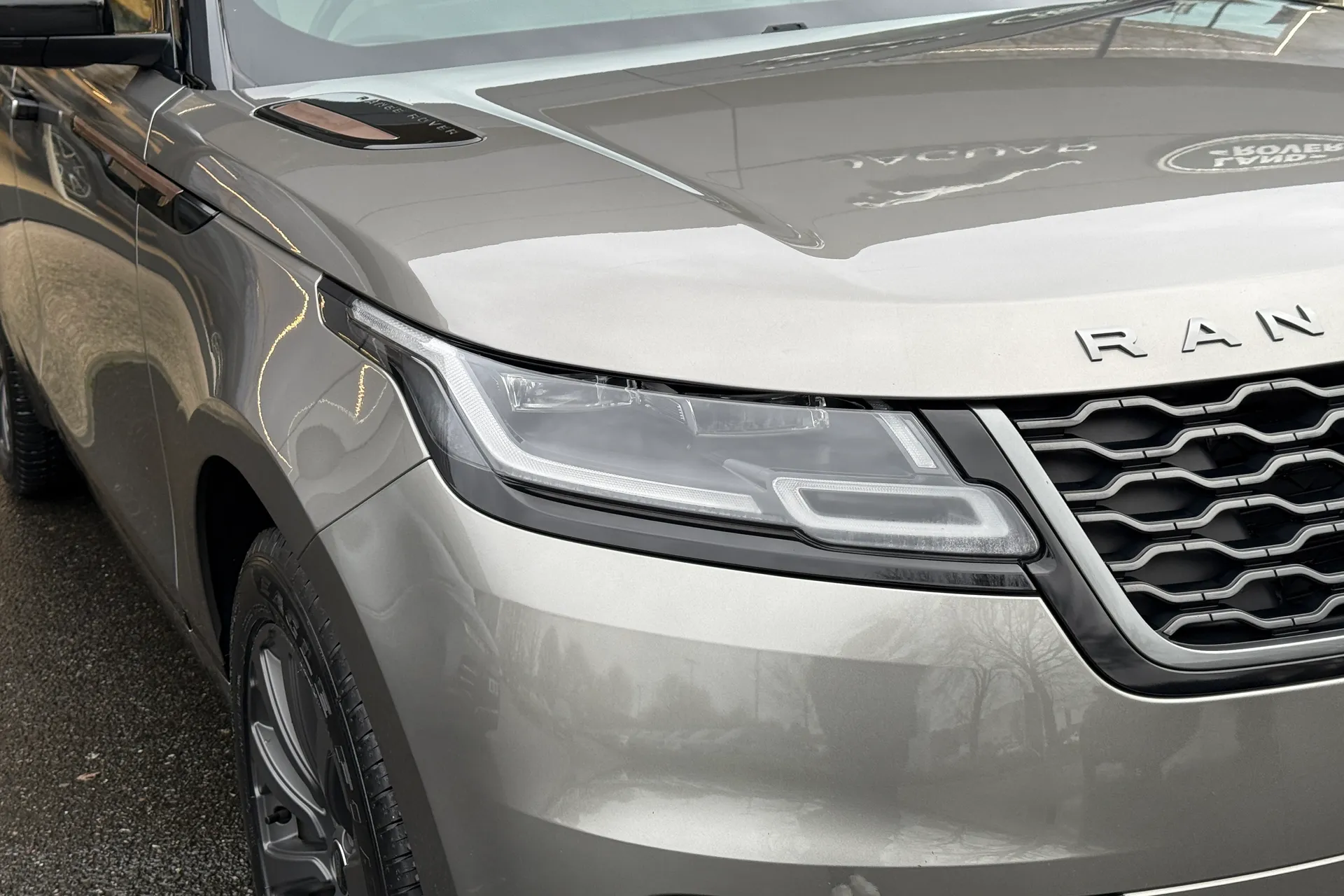 LAND ROVER RANGE ROVER VELAR thumbnail image number 48