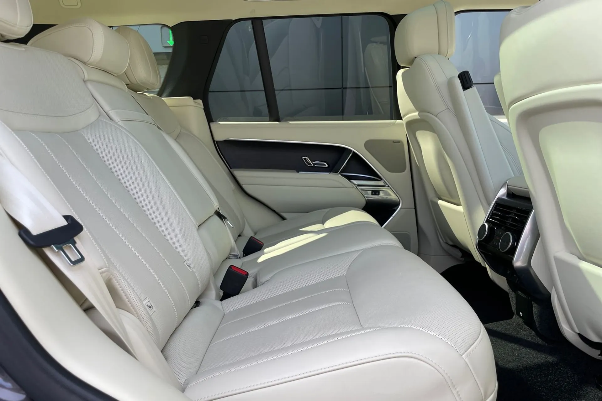 LAND ROVER RANGE ROVER thumbnail image number 23