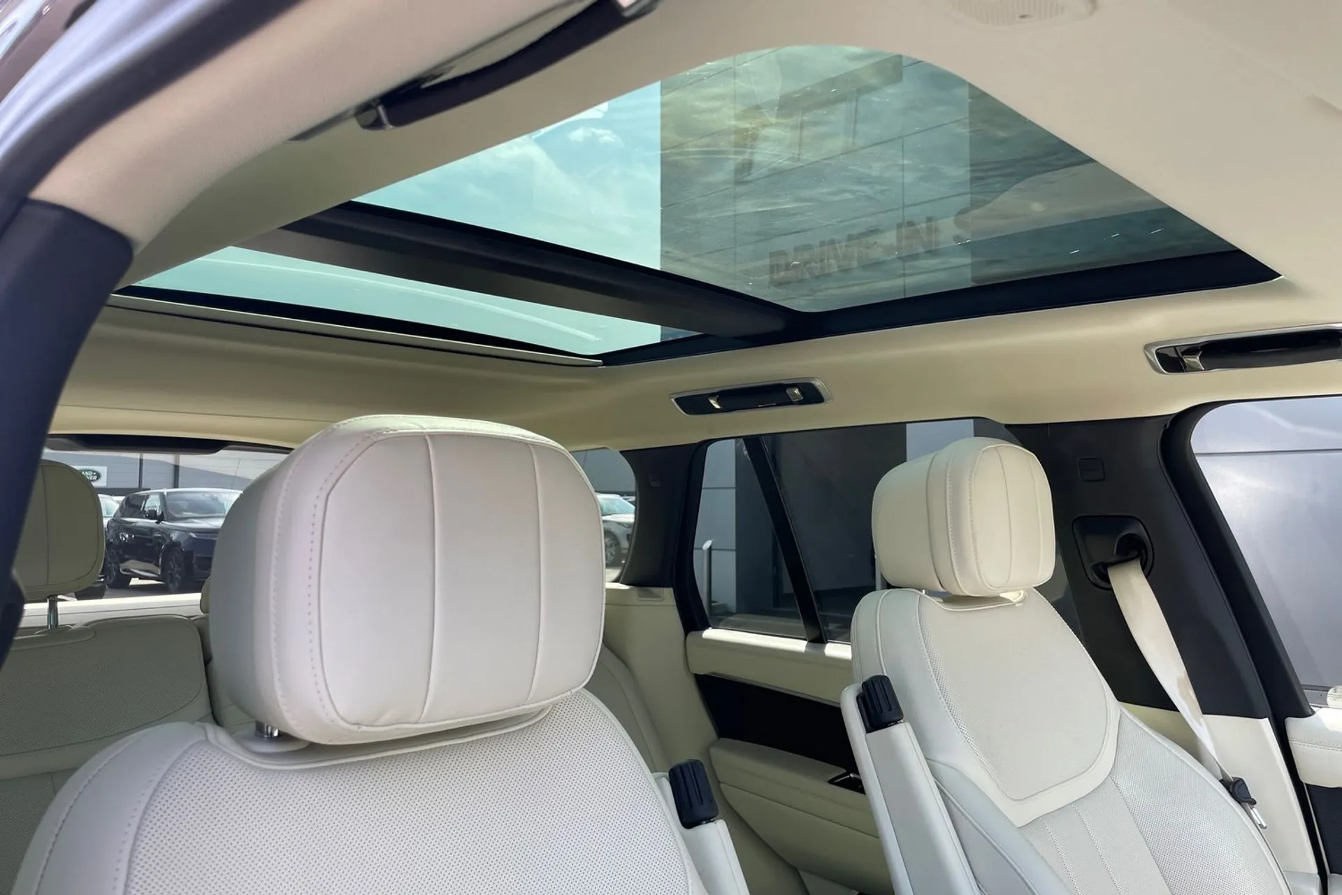 LAND ROVER RANGE ROVER thumbnail image number 12