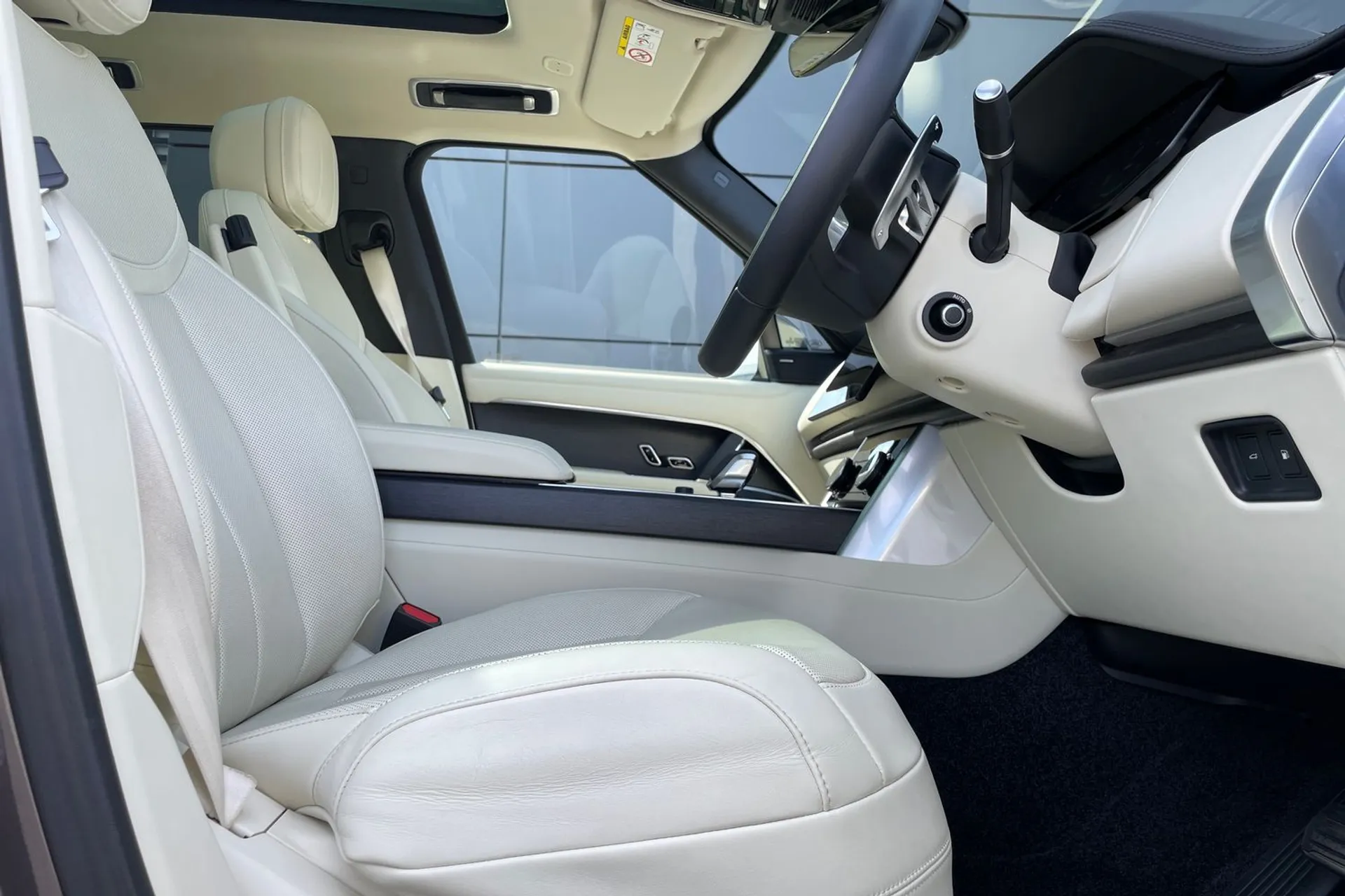 LAND ROVER RANGE ROVER thumbnail image number 21