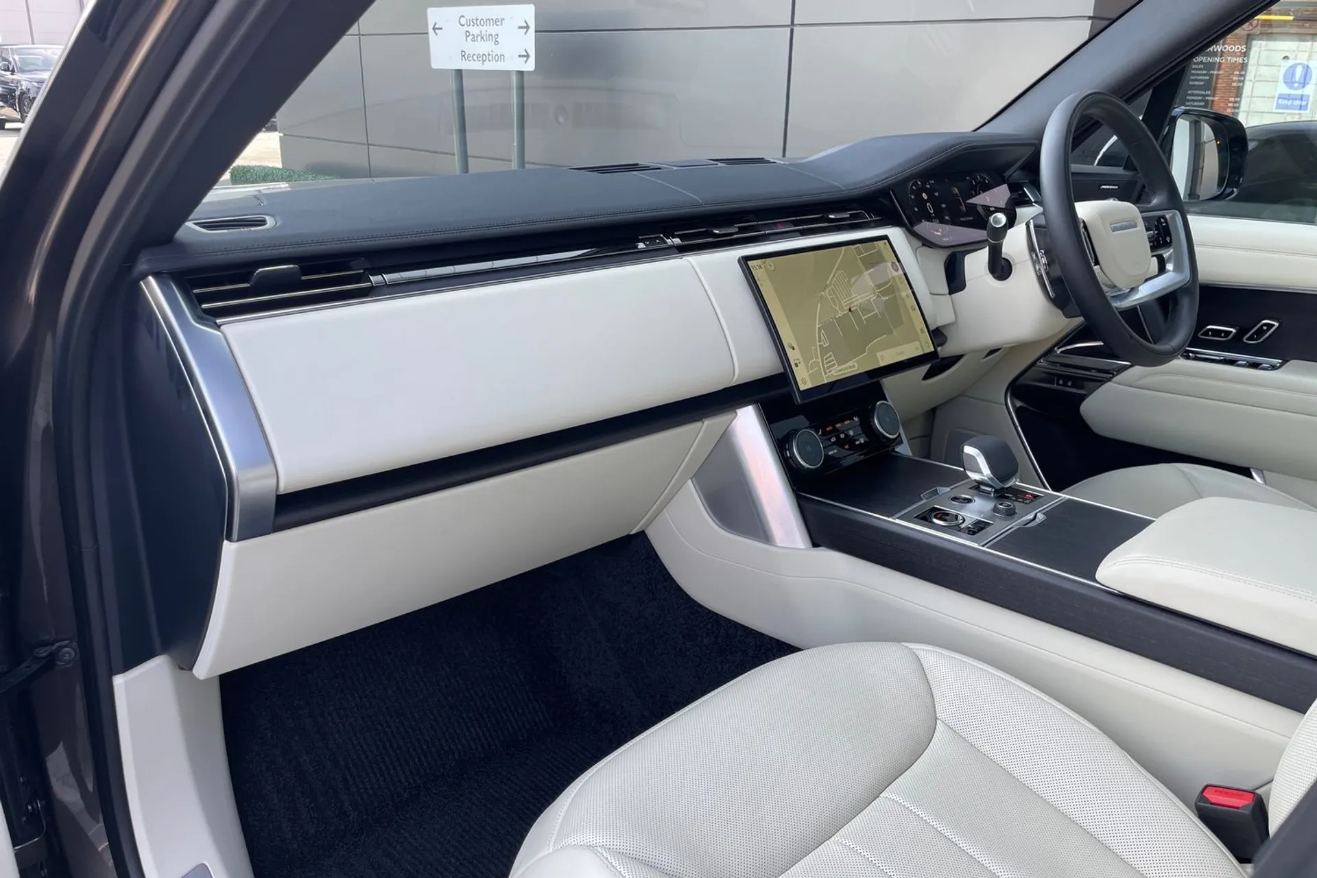 LAND ROVER RANGE ROVER thumbnail image number 43