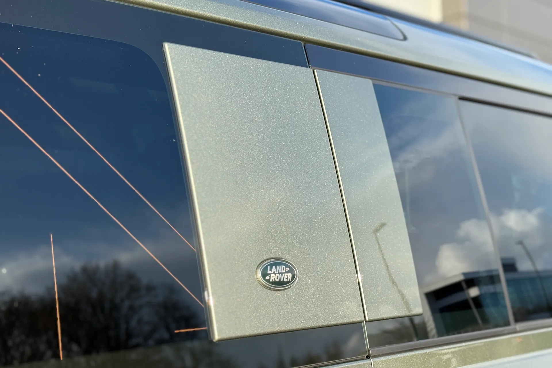 LAND ROVER Defender 110 thumbnail image number 33