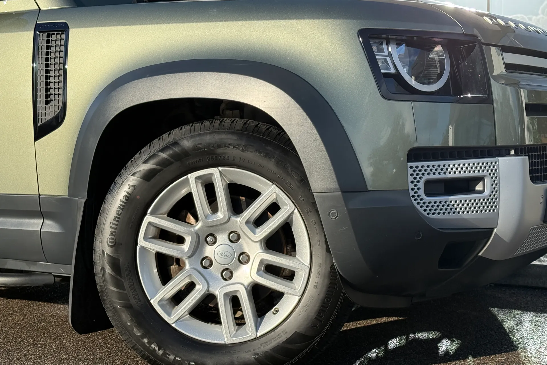 LAND ROVER Defender 110 thumbnail image number 12